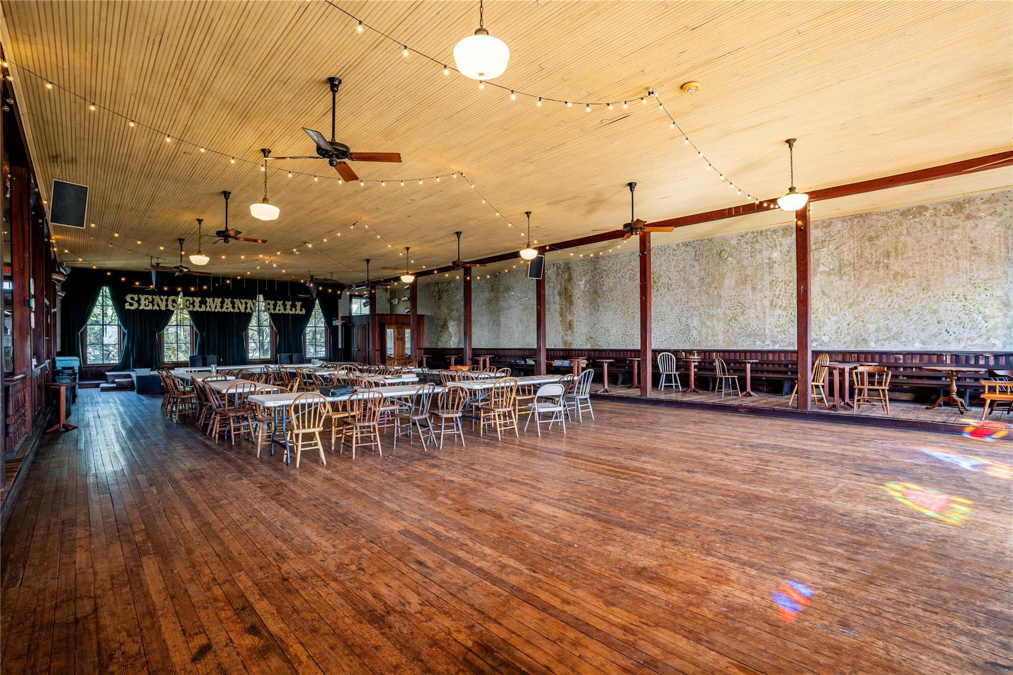 531 Main ST — photo 3