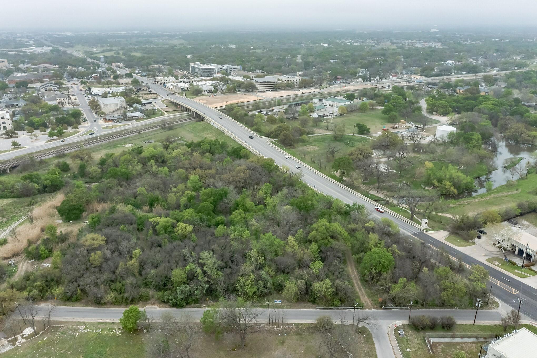 610 Nash ST — photo 3