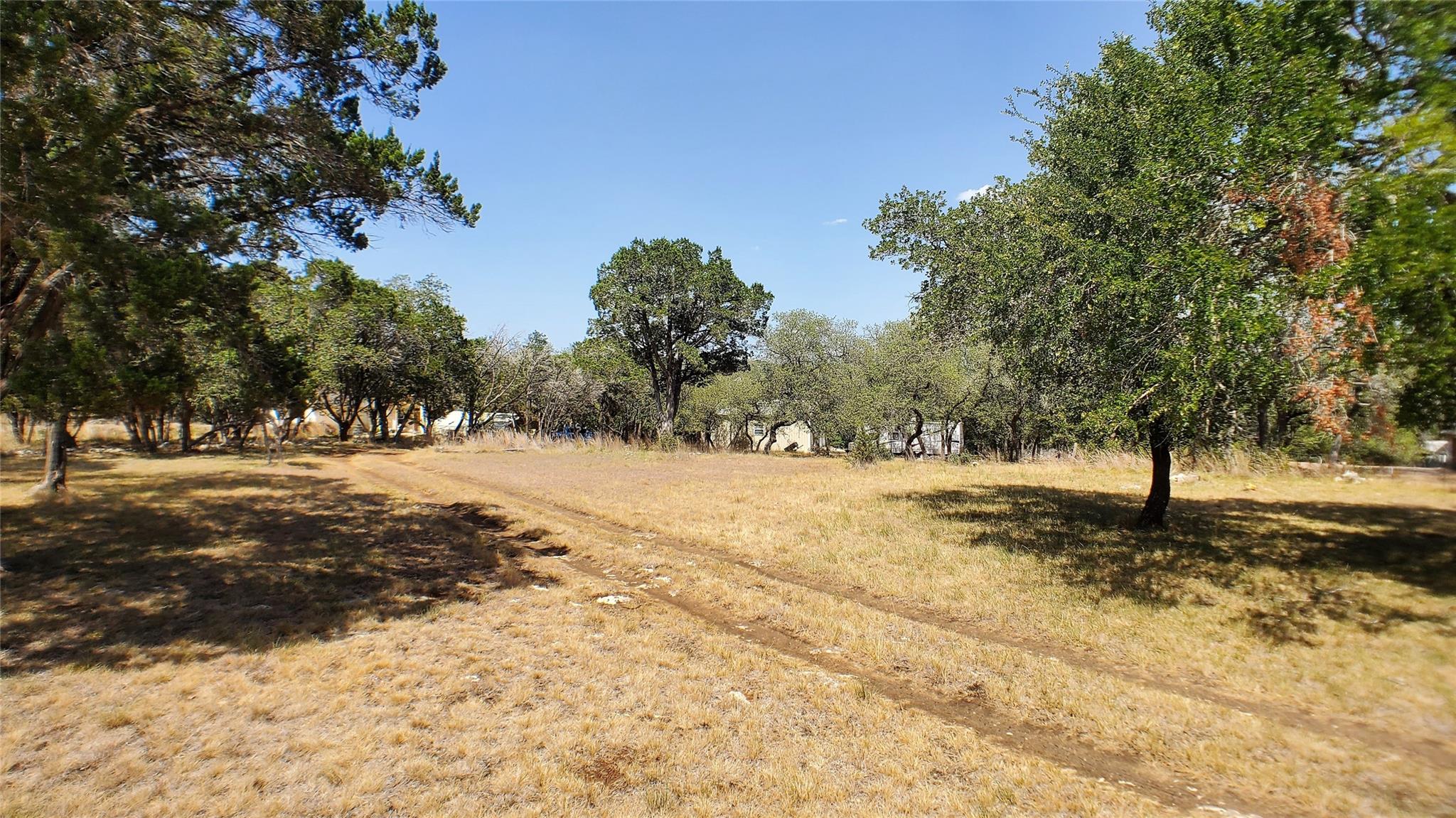 650 Beauchamp RD — photo 3