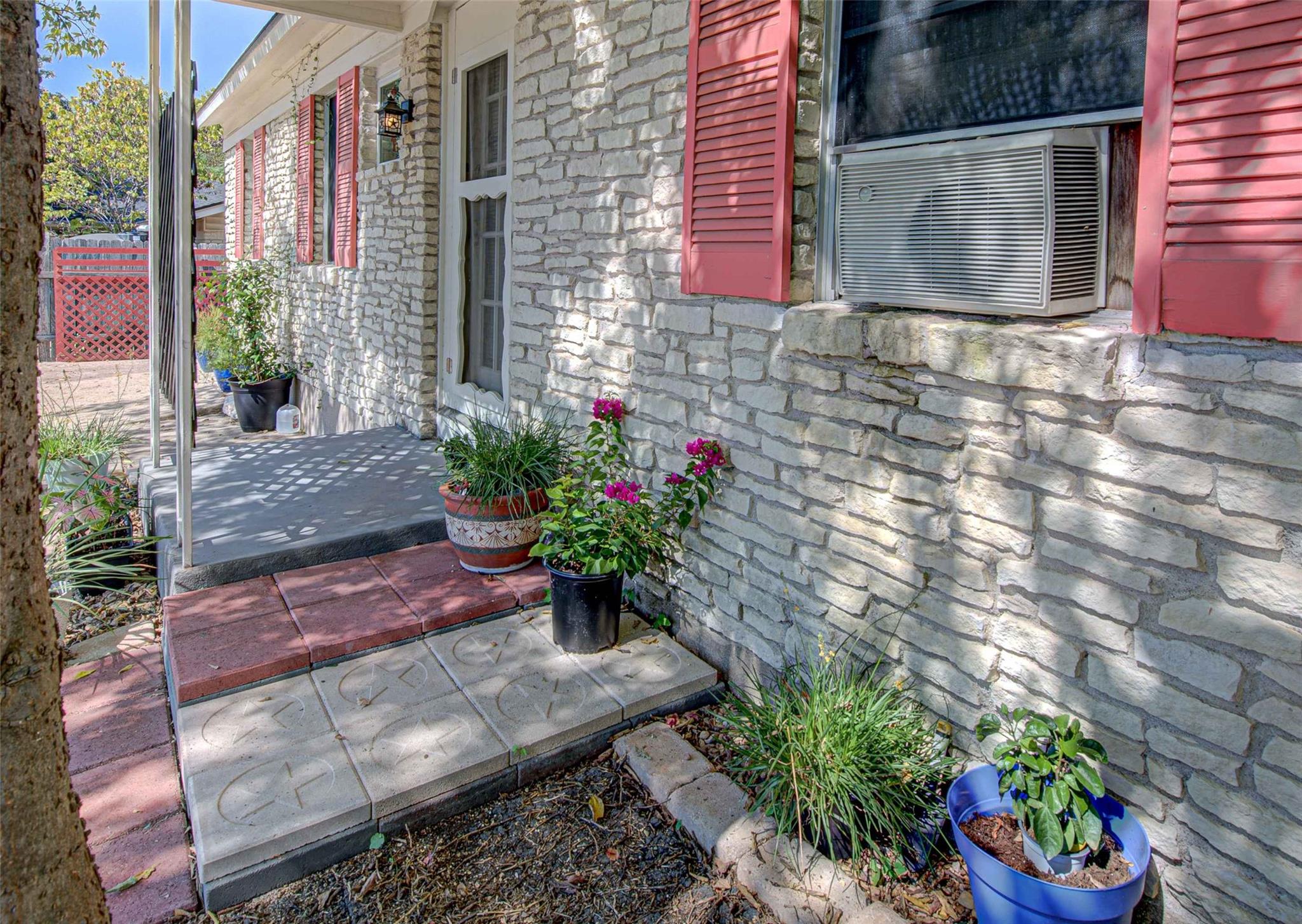 110 Saint Johns Ave — photo 4