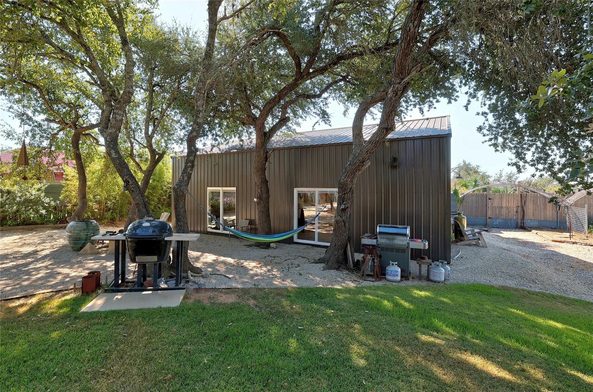 9114 HWY 290 W — photo 3