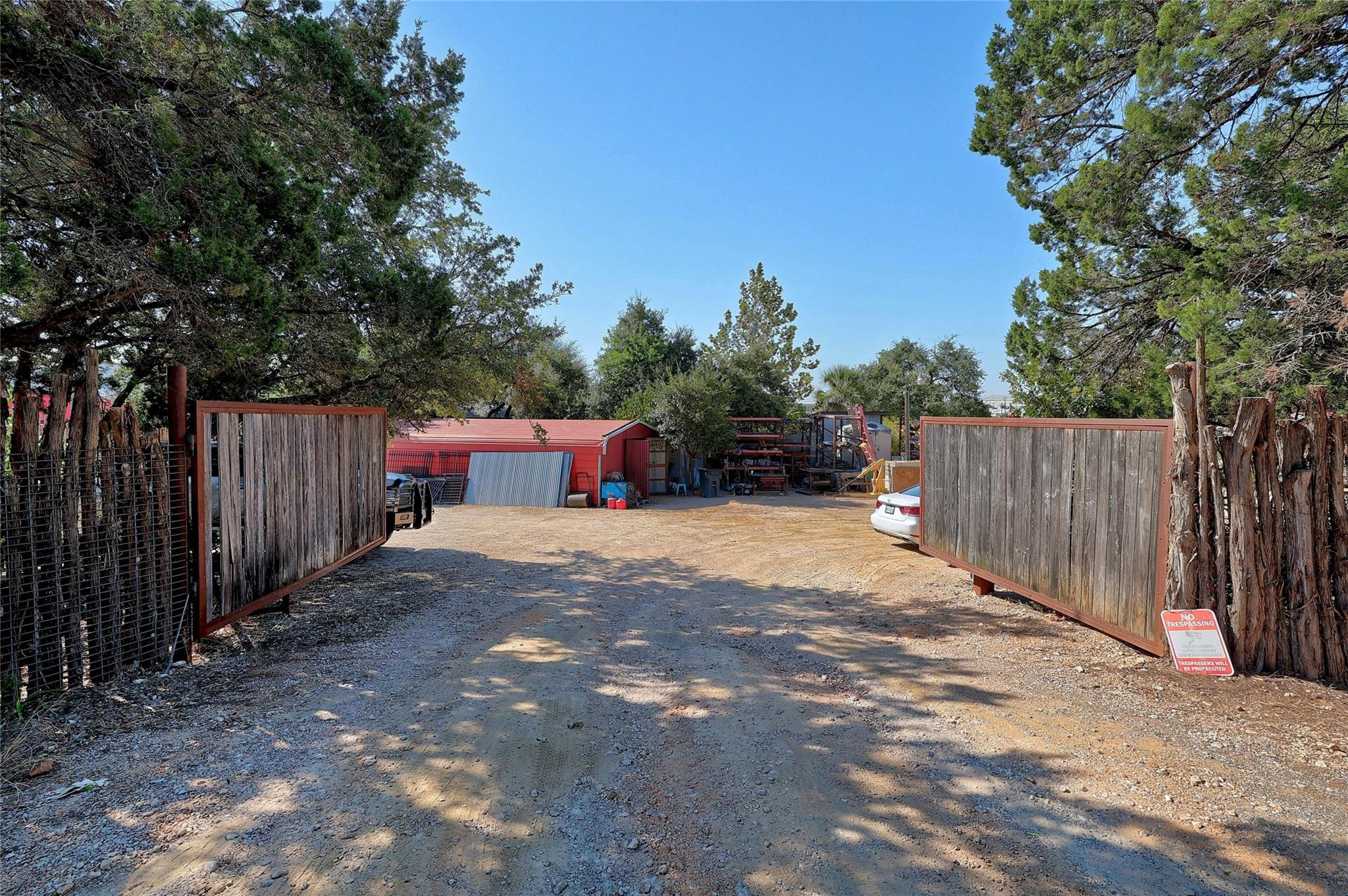 9114 HWY 290 W — photo 4