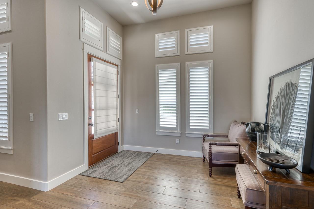 124 Apache Tears DR — photo 3