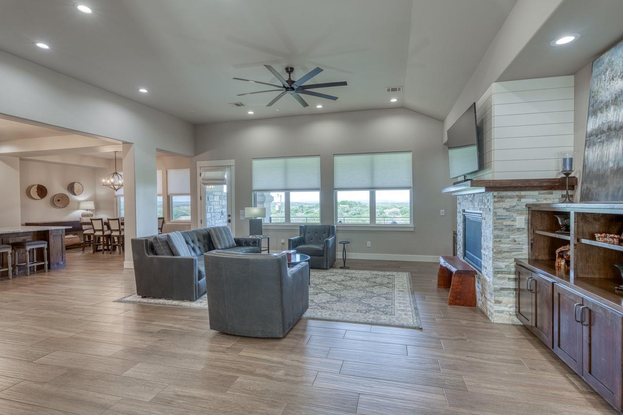 124 Apache Tears DR — photo 4