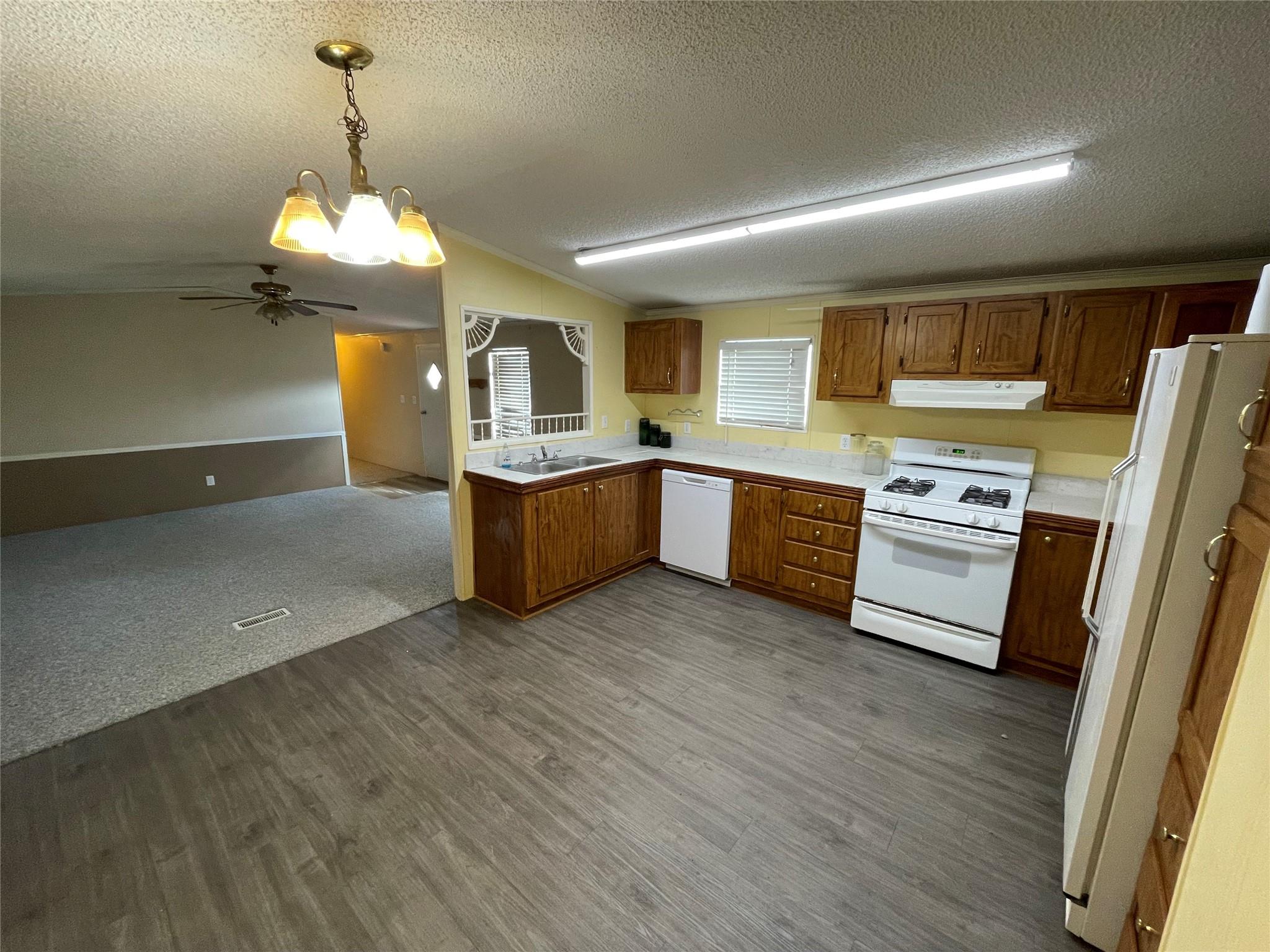 113 Elizabeth DR — photo 3