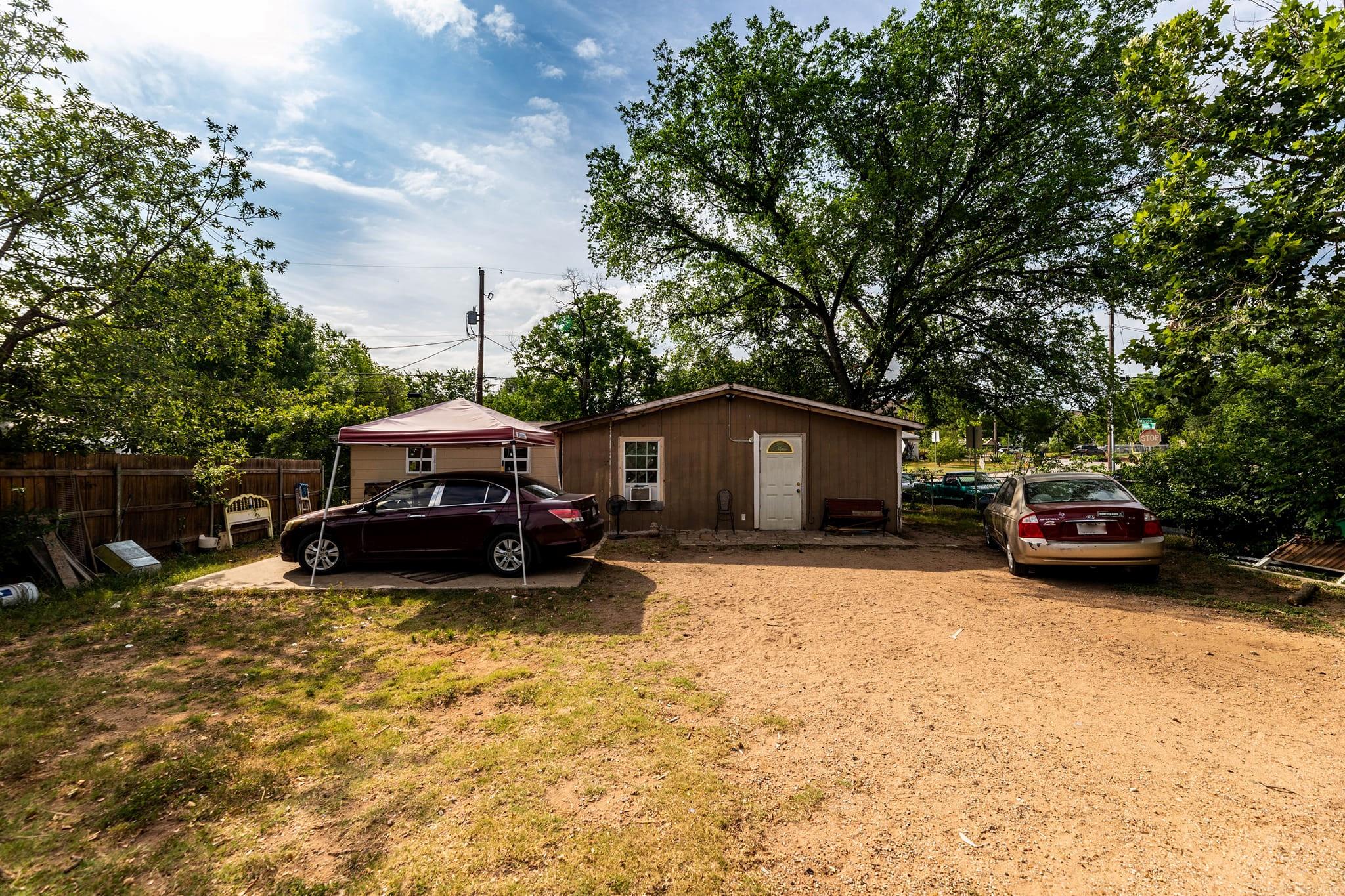 1144 Mason Ave — photo 3