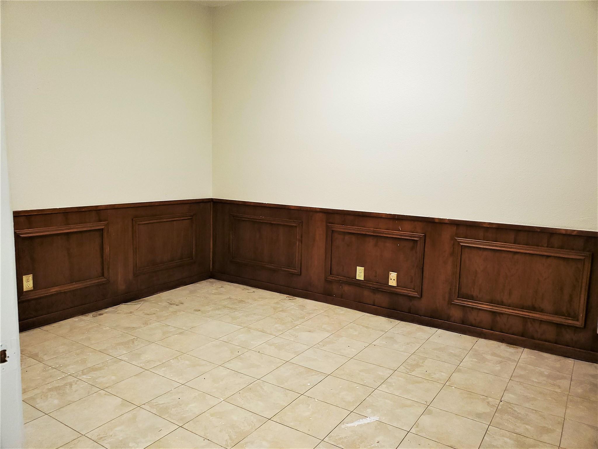 611 Carpenter Ave #105 — photo 5
