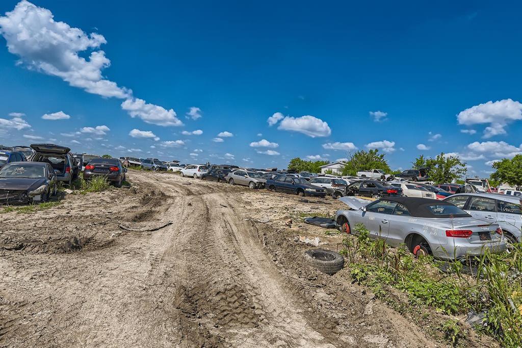 10209 FM 812 — photo 5
