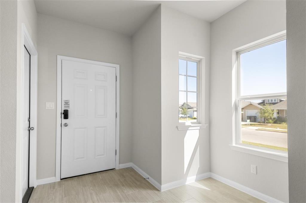 101 Driftwood LN — photo 3