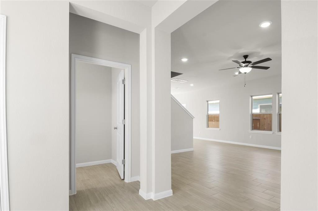 101 Driftwood LN — photo 4