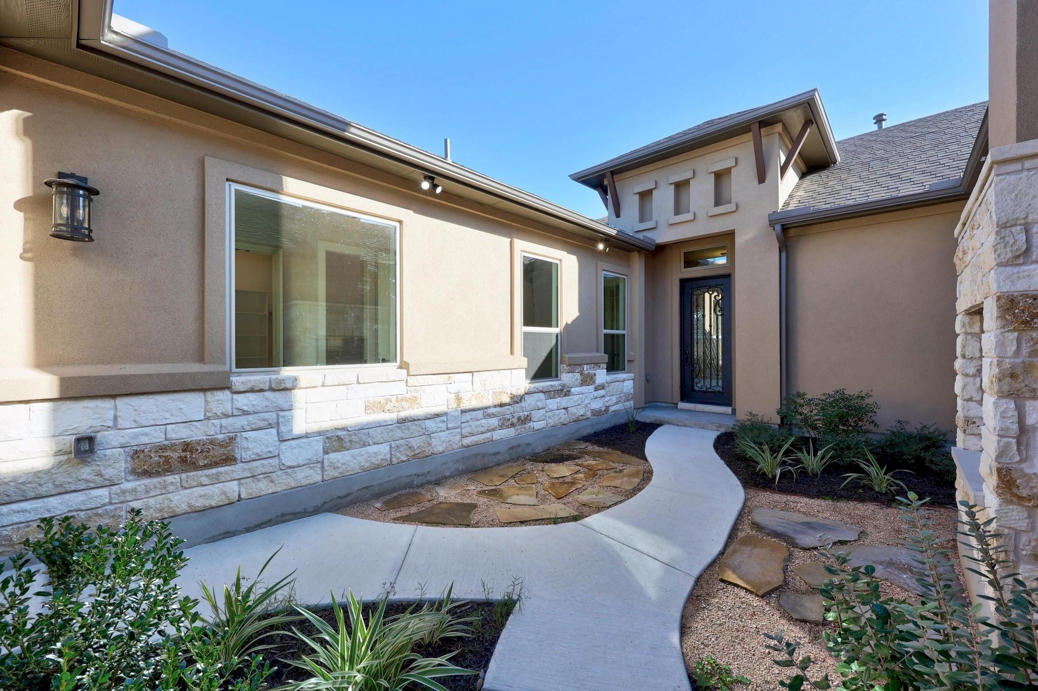 604 Bottlebrush DR — photo 3