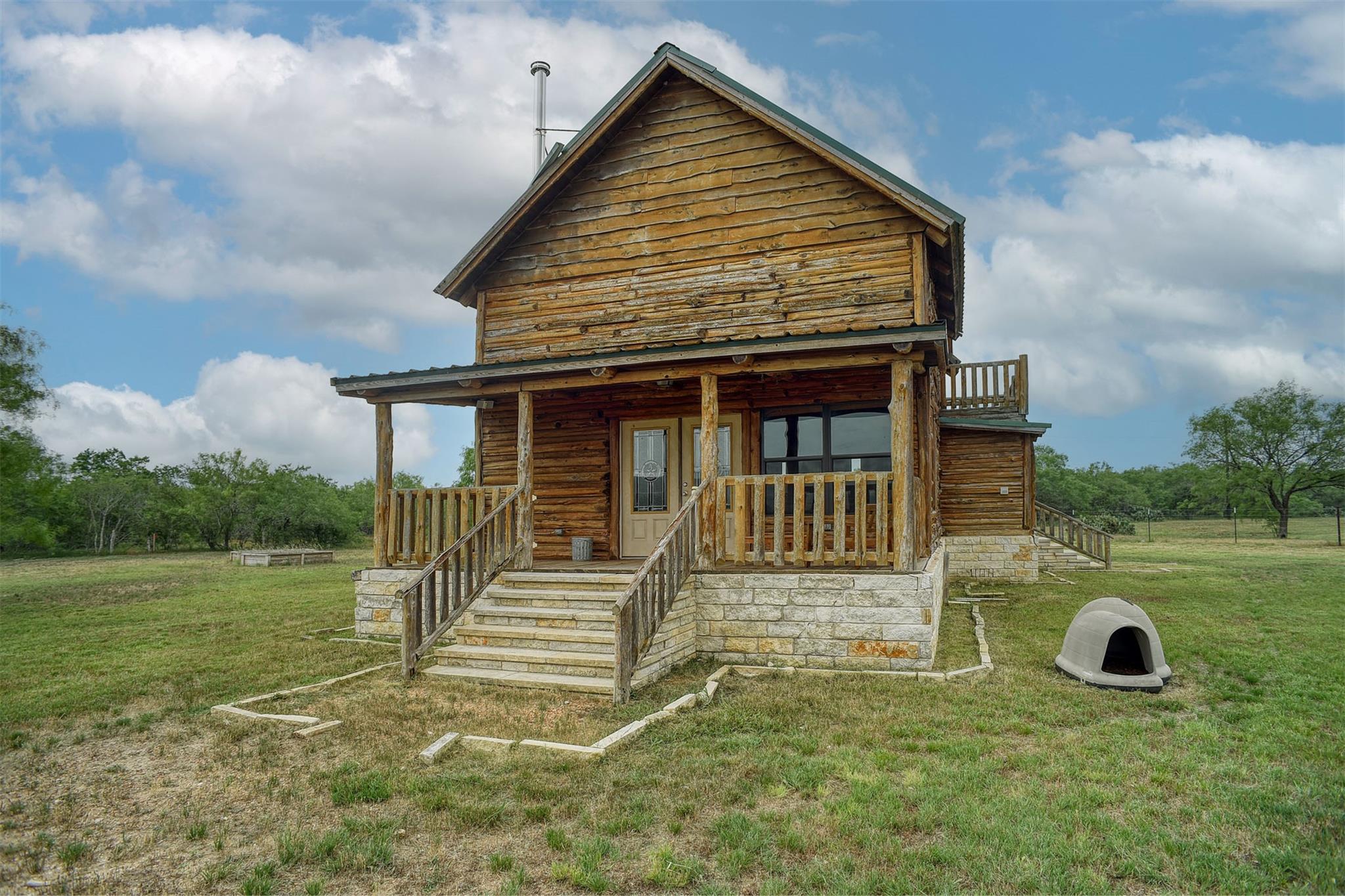 323 CR 446 — photo 3