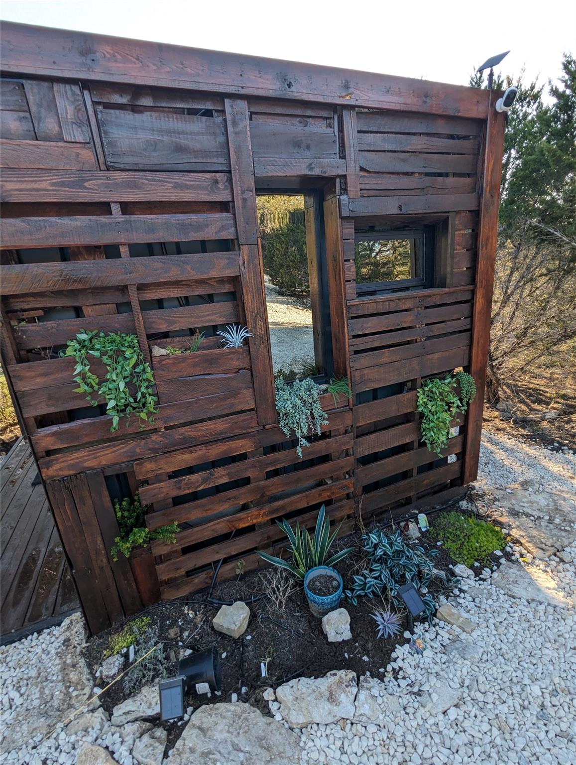 199 High Point DR — photo 4