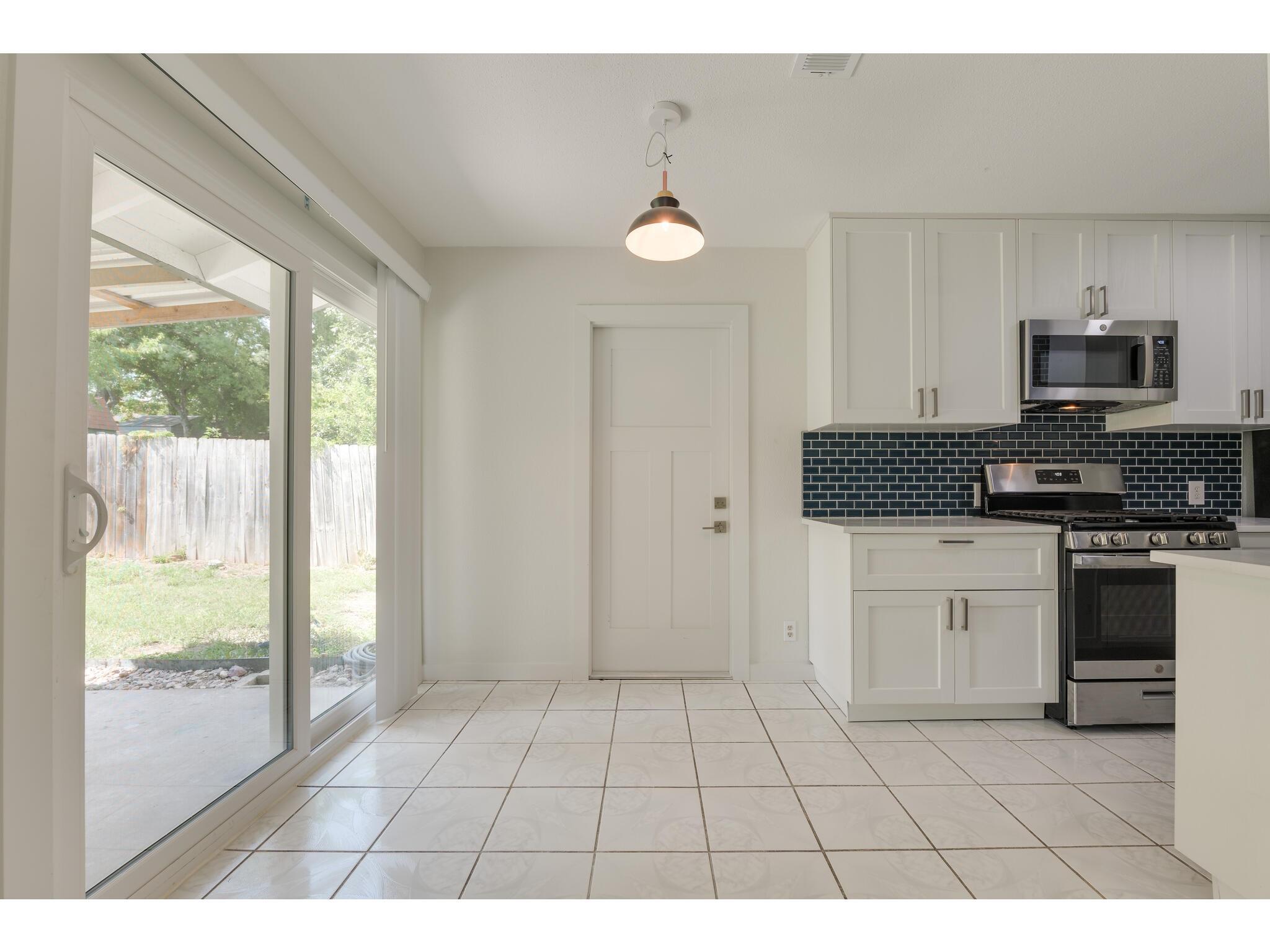 6112 Glen Meadow DR — photo 3
