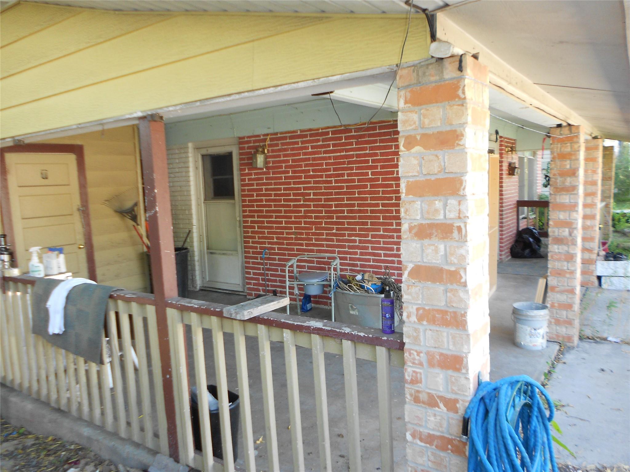 1423 Berene Ave — photo 4