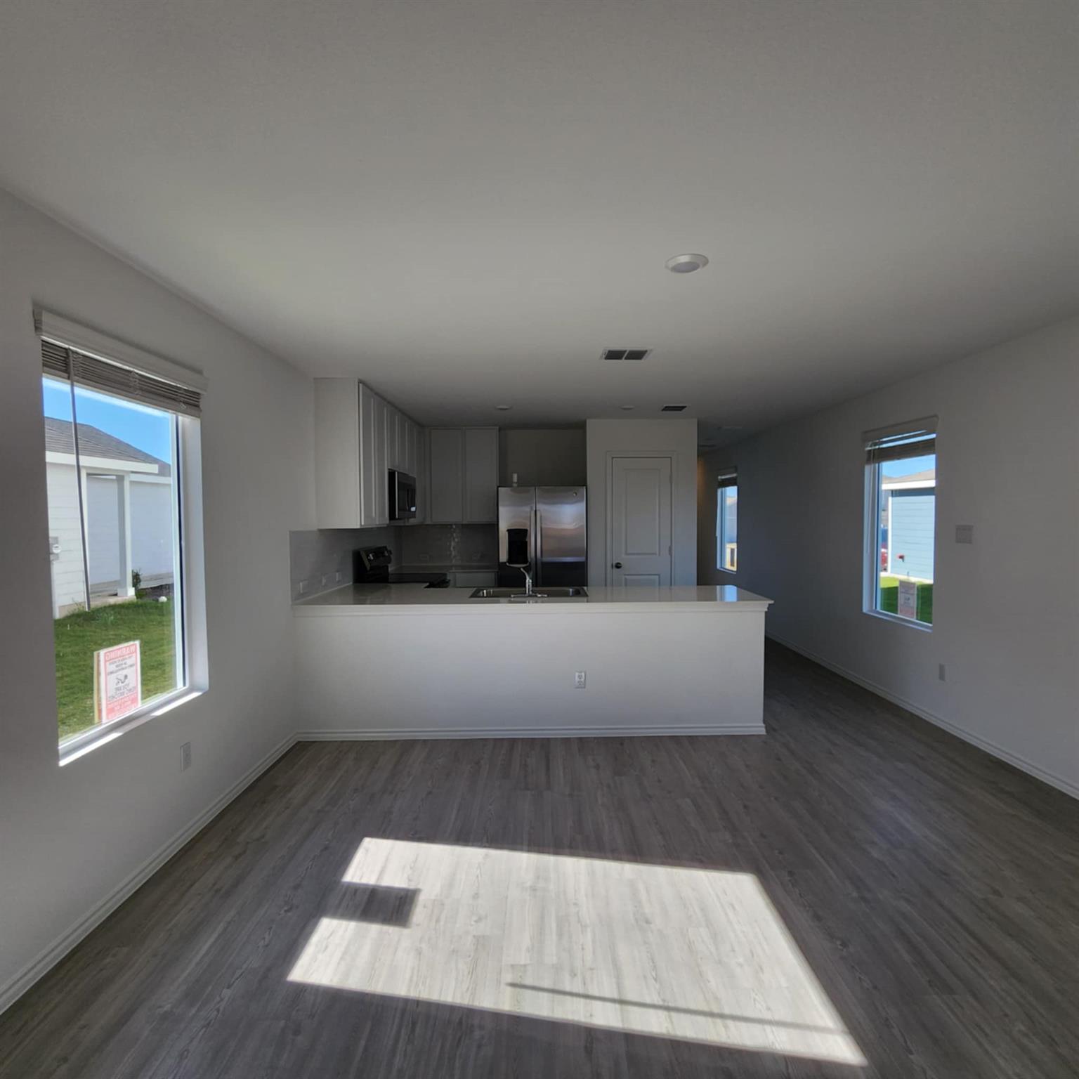 543 Commander Abbott DR — photo 5