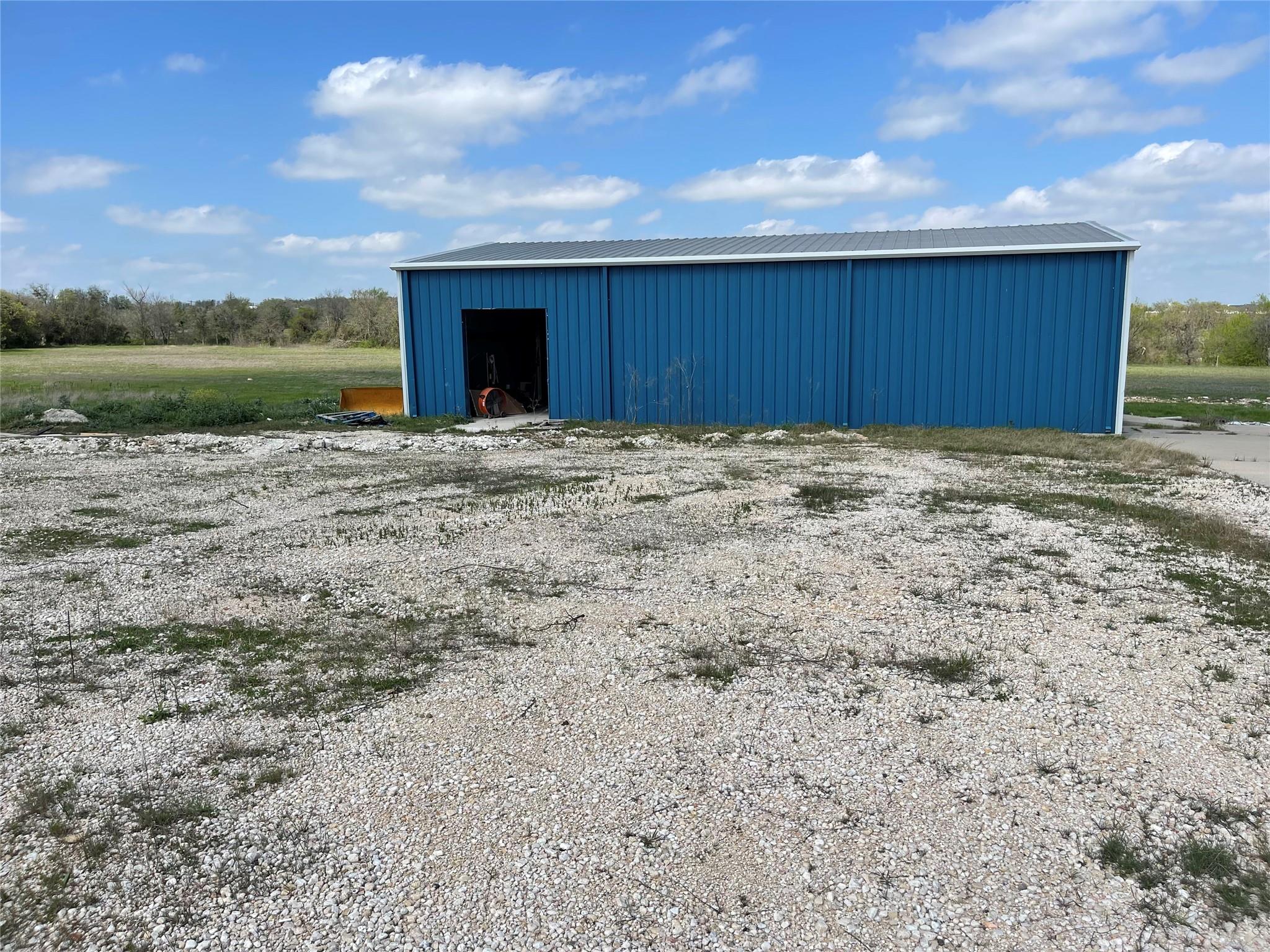 4100 Fm 1105 — photo 4