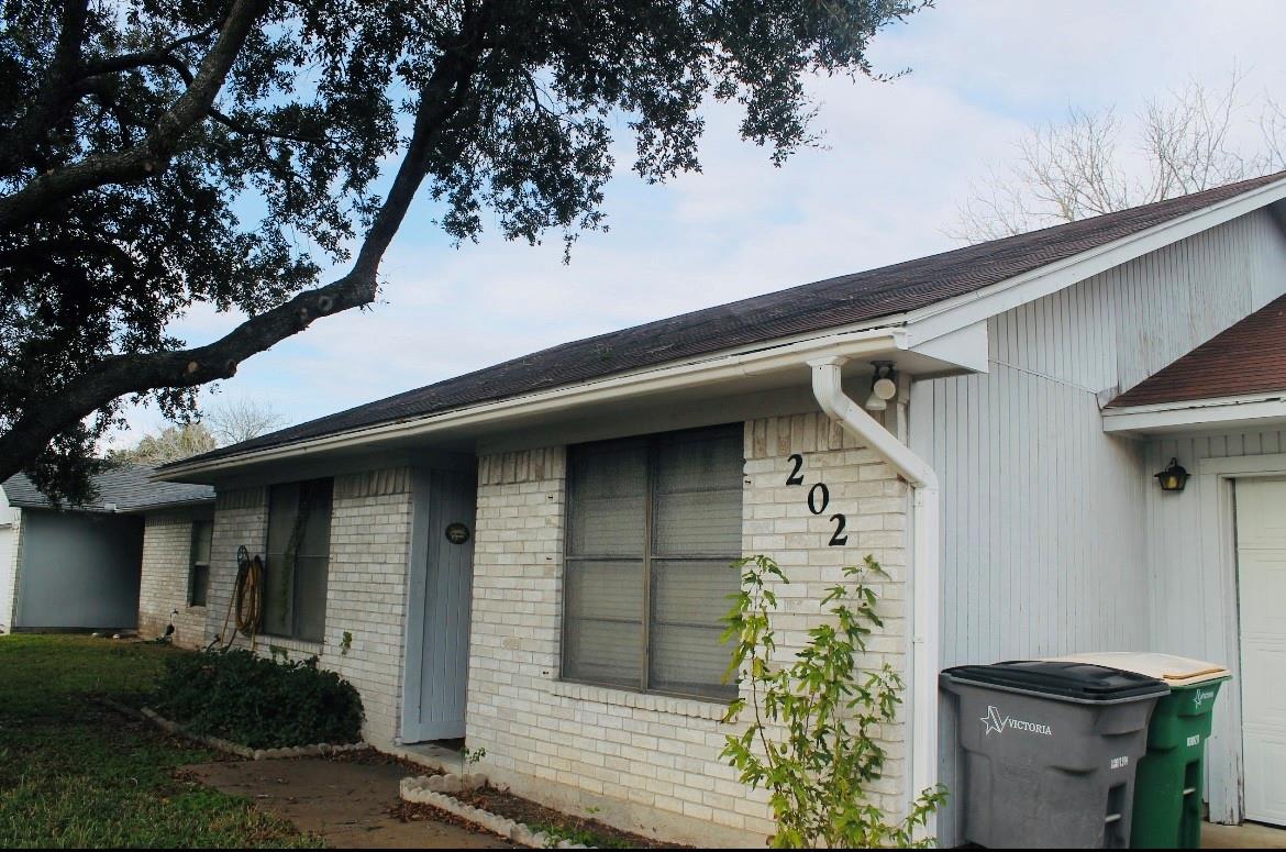 202 Byron DR — photo 3