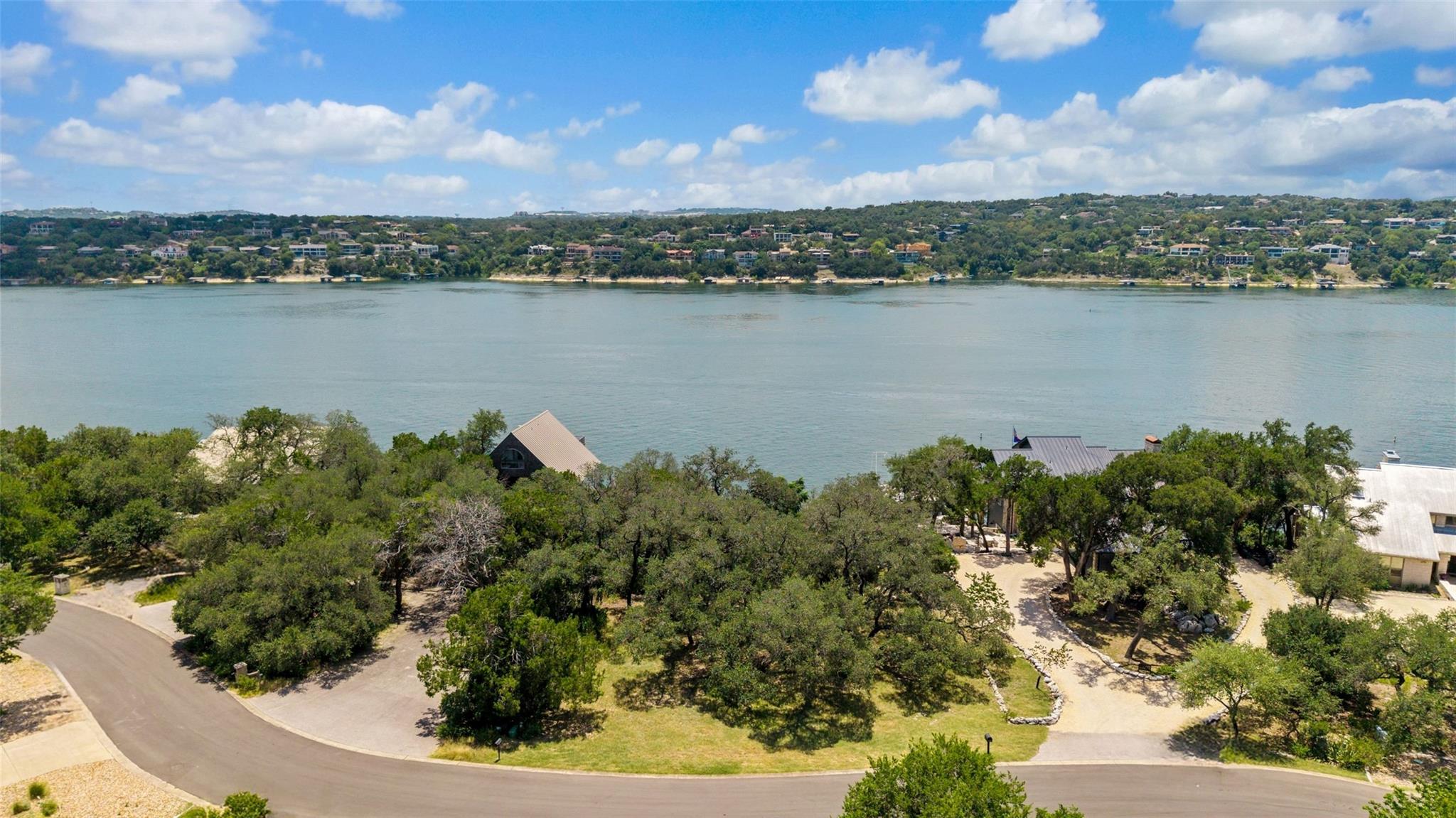 18401 Lakepoint CIR — photo 3