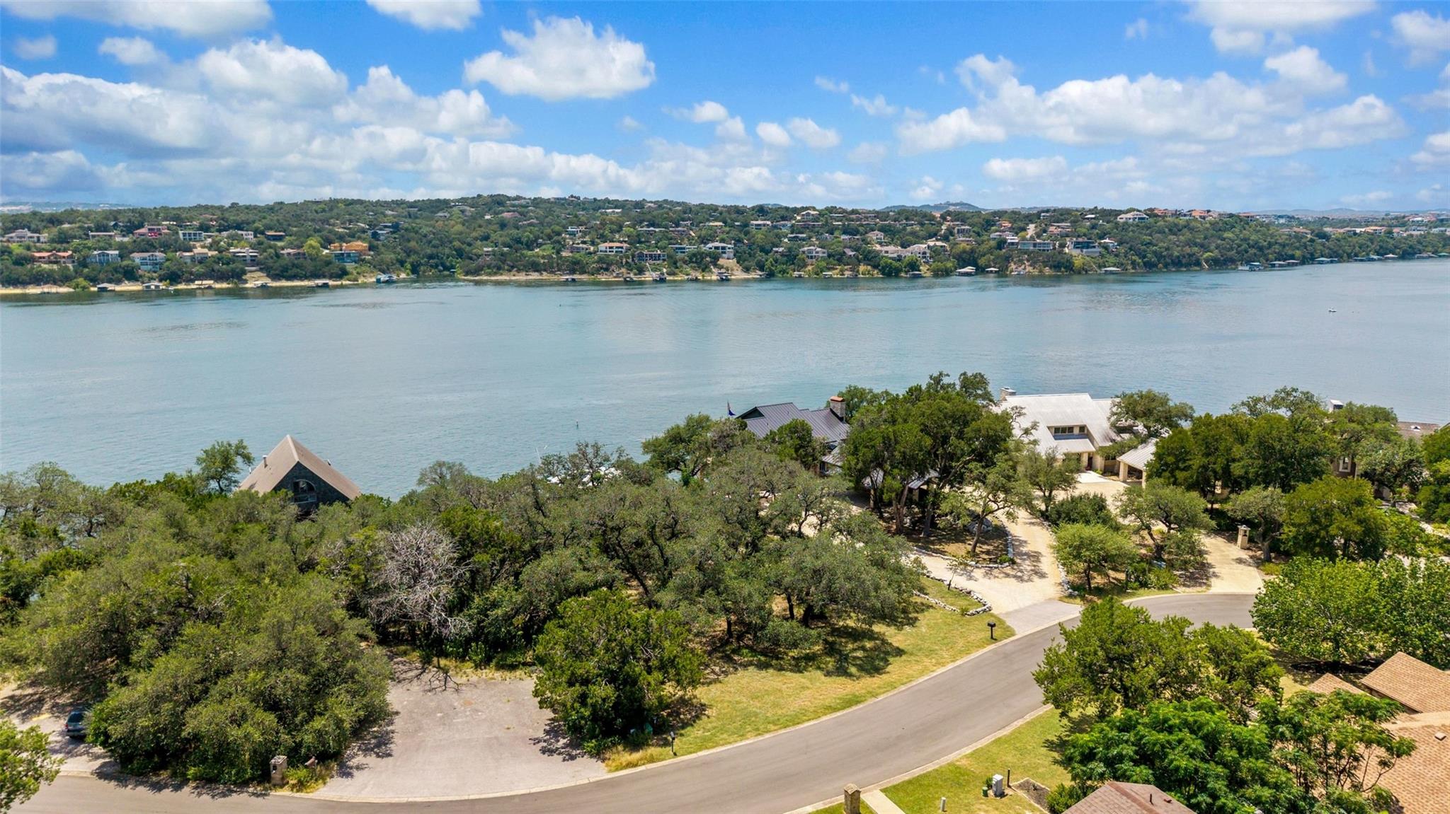 18401 Lakepoint CIR — photo 5