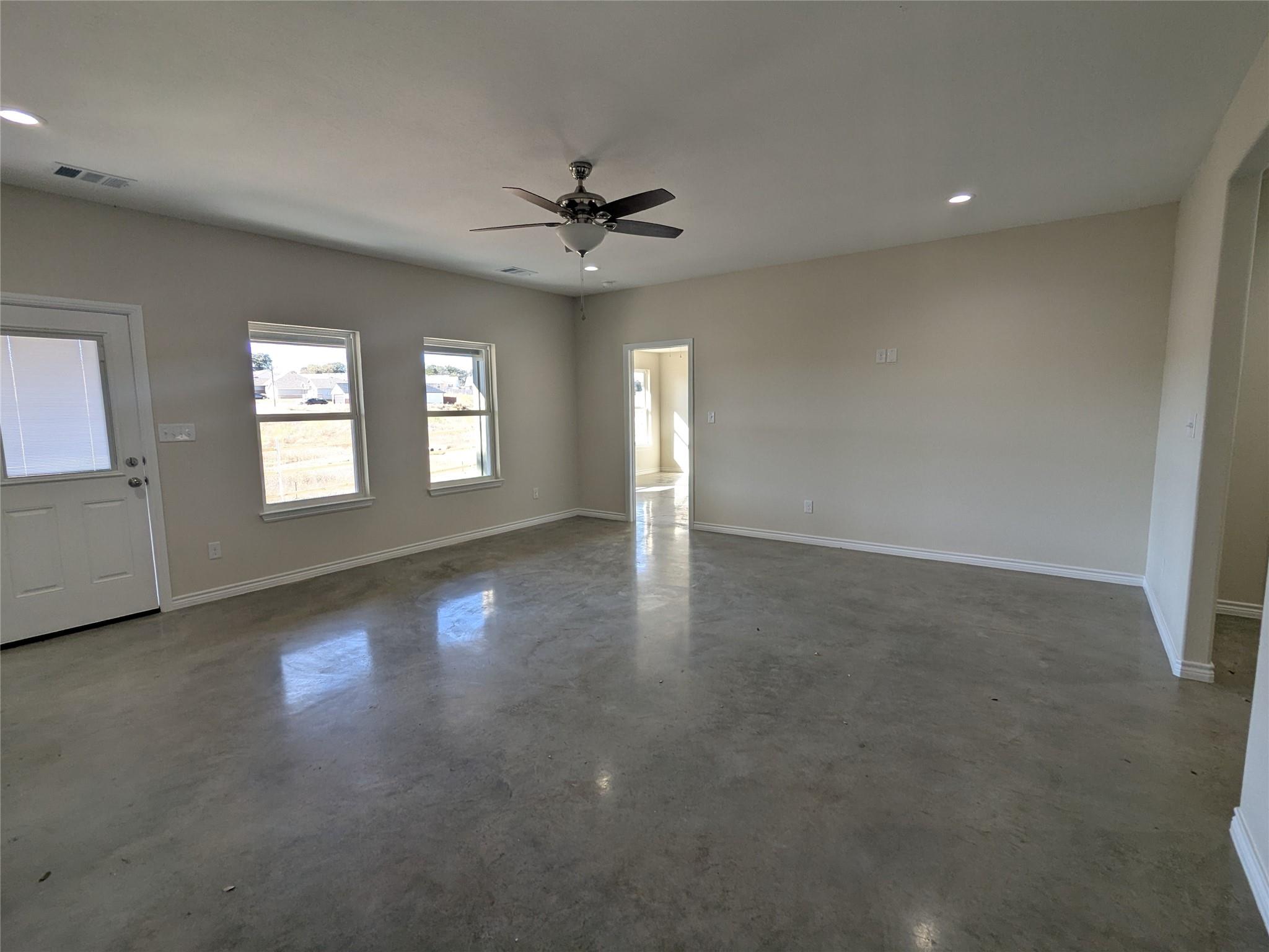 1023 Fieldstone DR — photo 3