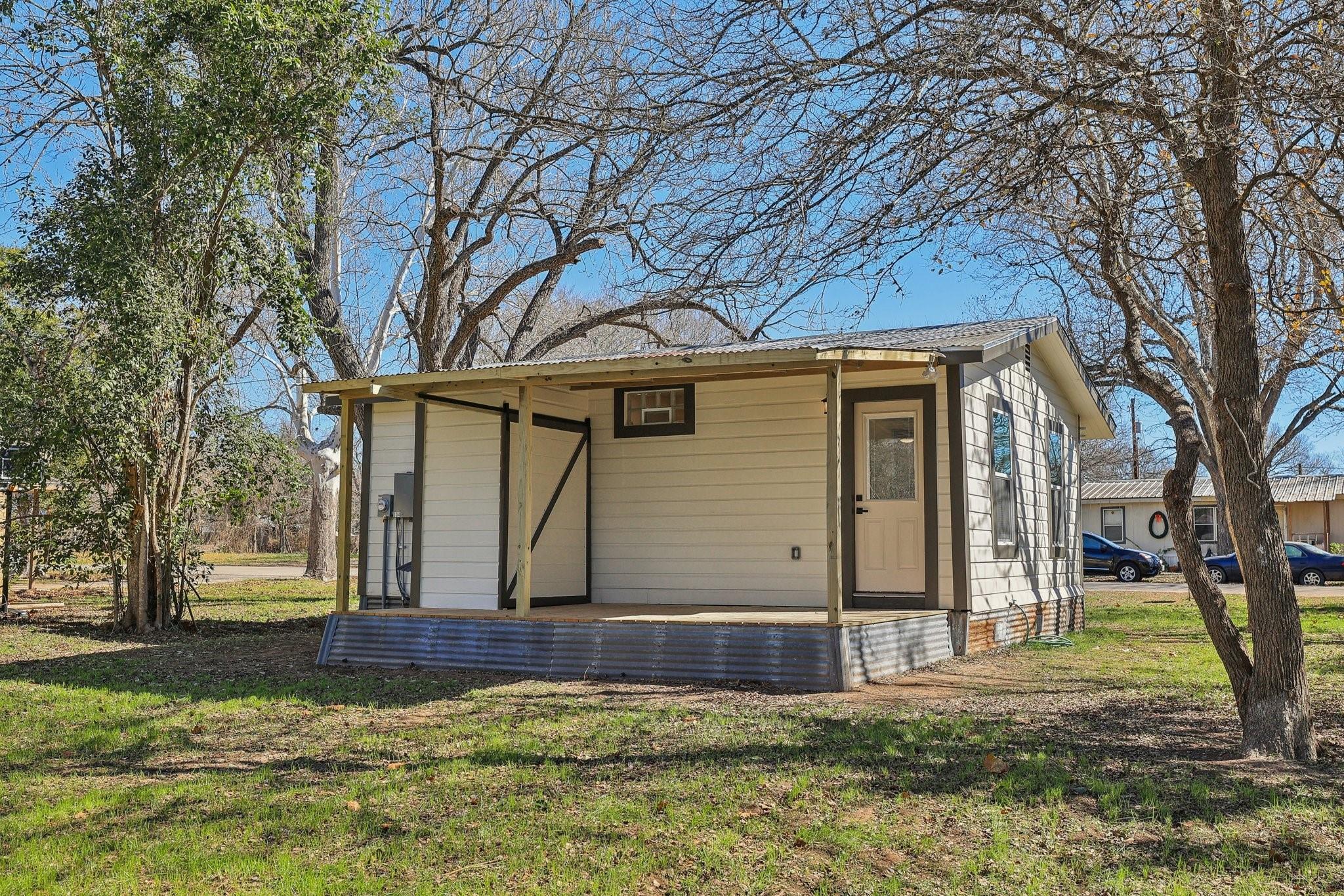 304 Harris ST — photo 4