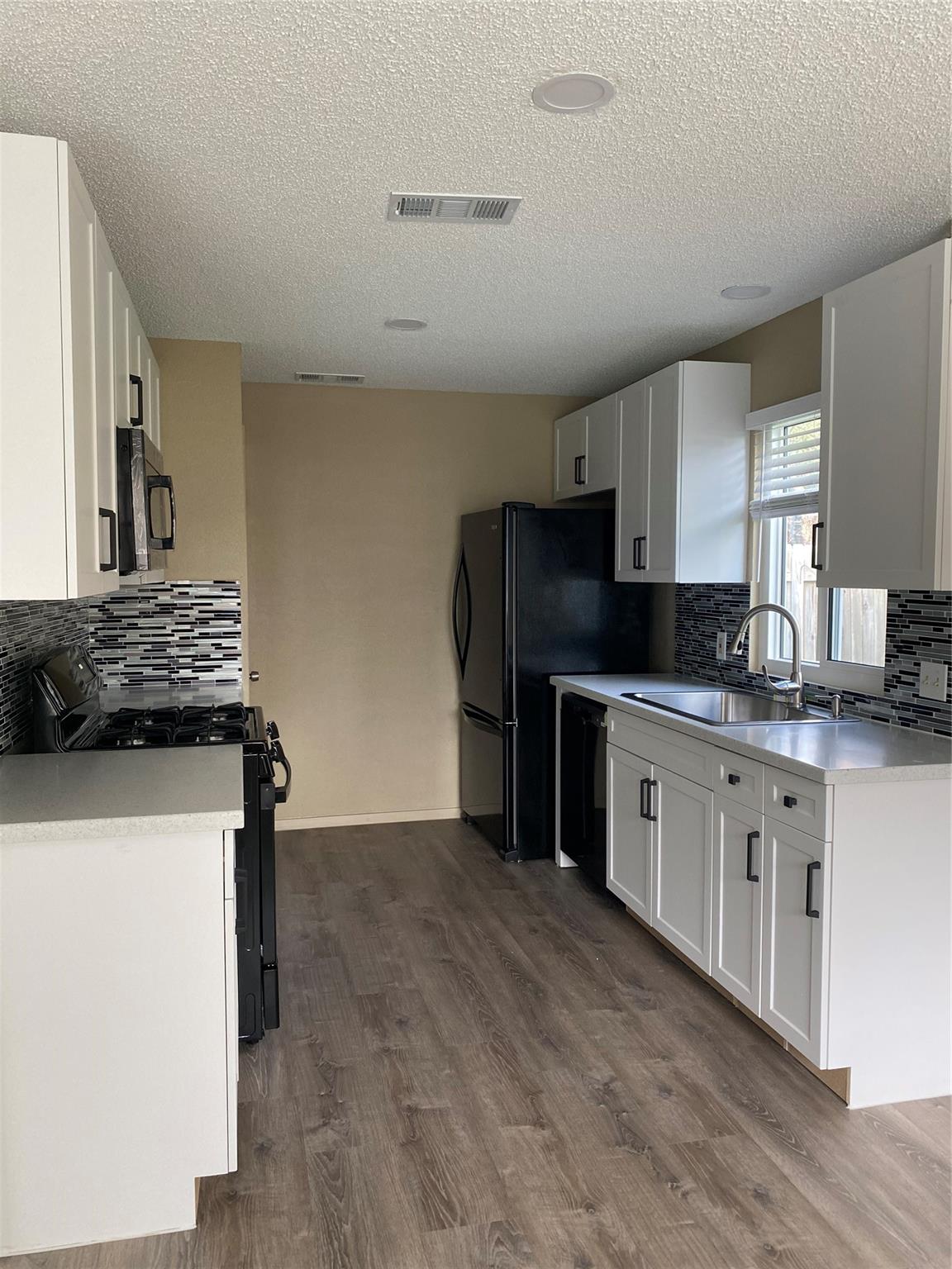 6101 Jays LN — photo 4