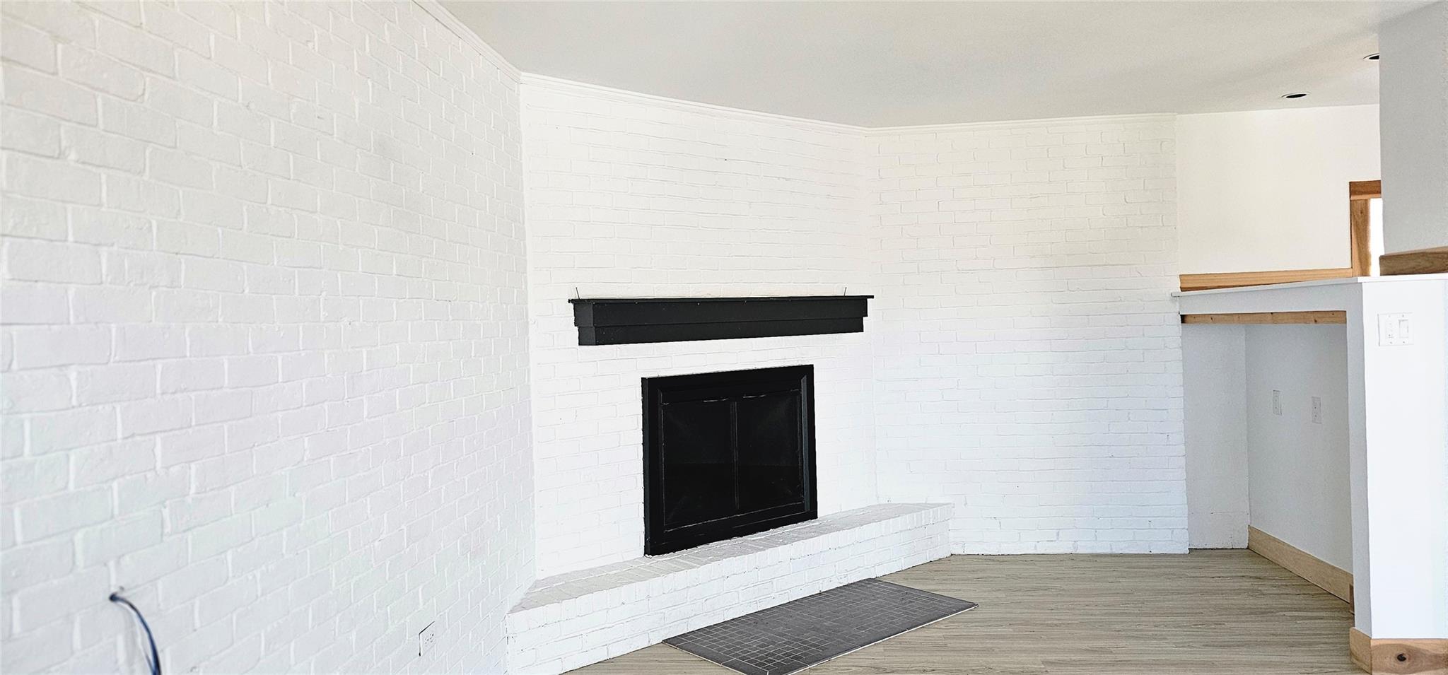 907 Hillyer ST — photo 5