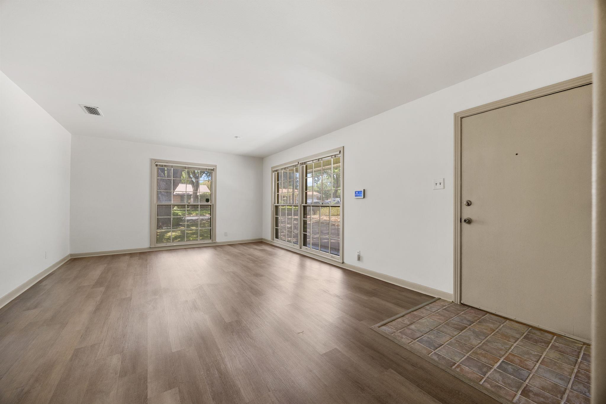 1702 Ridgemont DR — photo 4