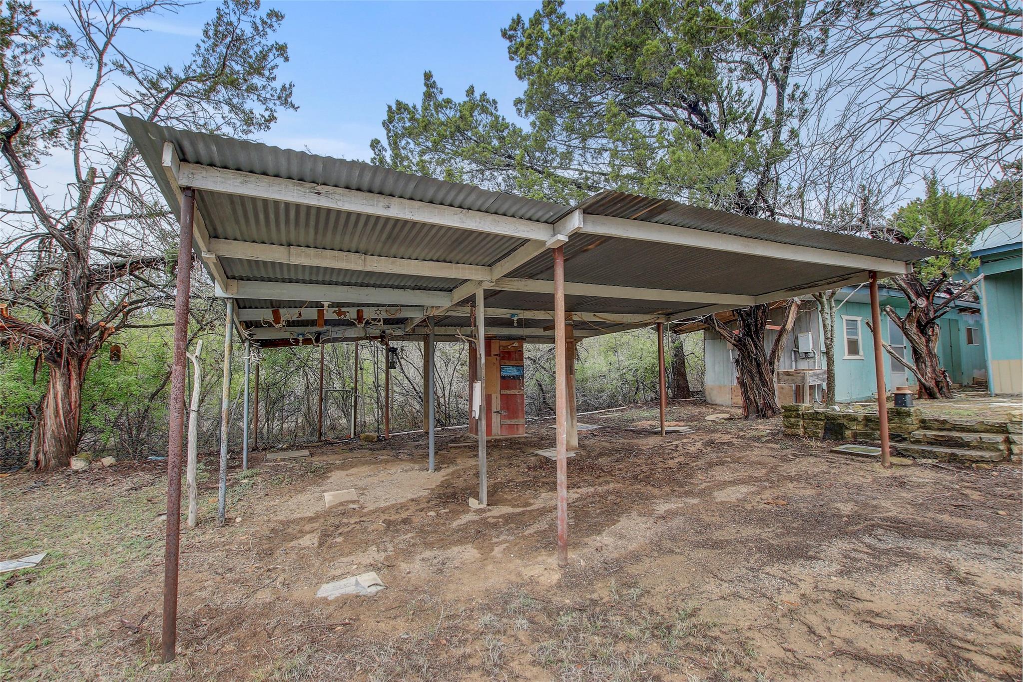 205 Singleton DR — photo 5