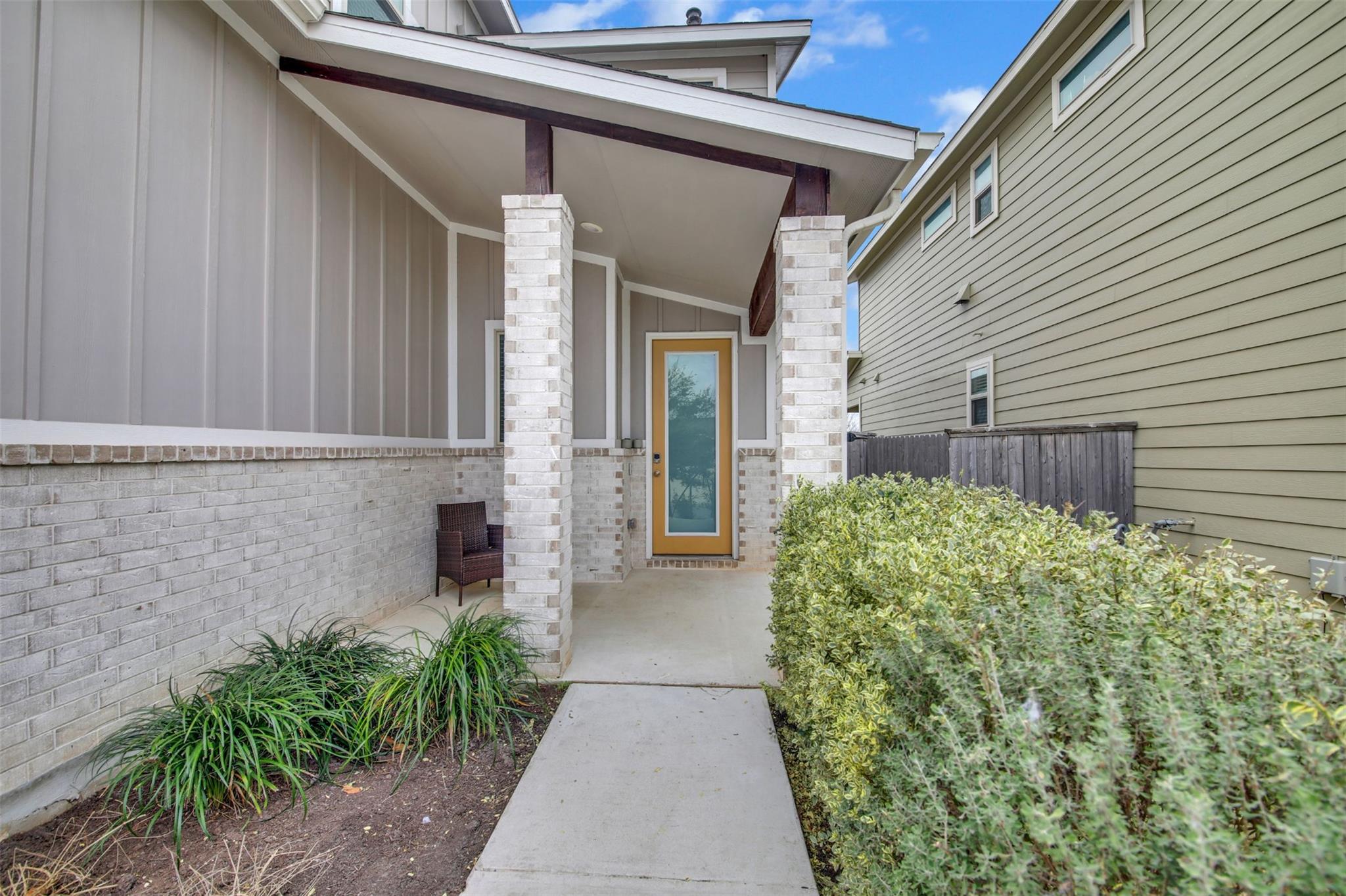 8213 McKamy DR — photo 4