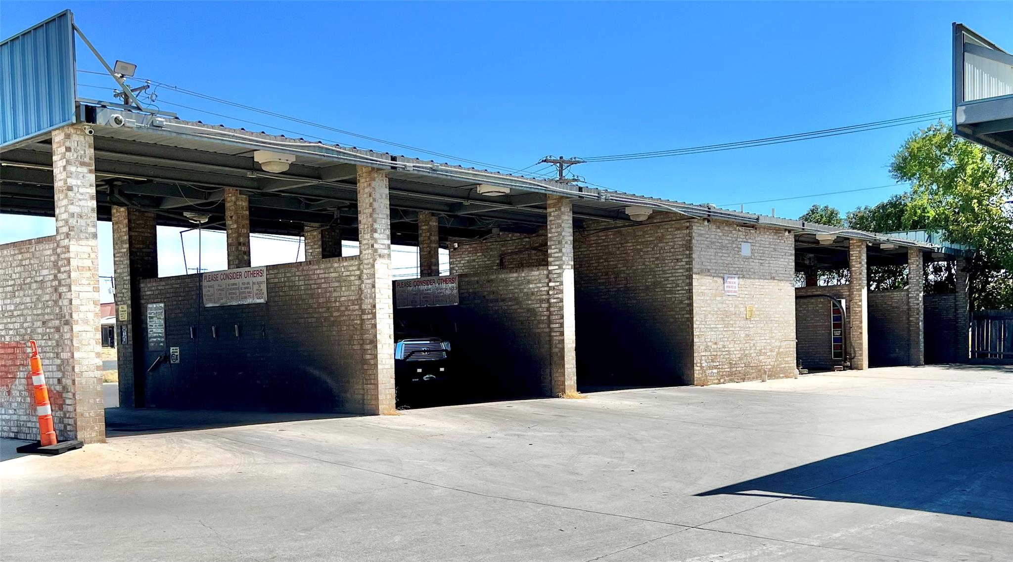 4502 Rancier Ave — photo 5