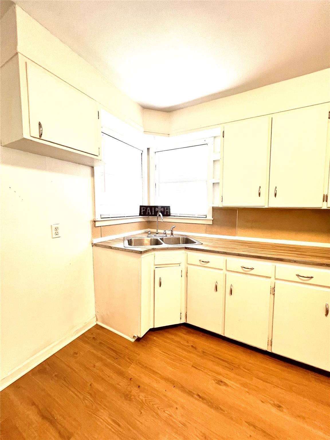 528 Milam ST — photo 4