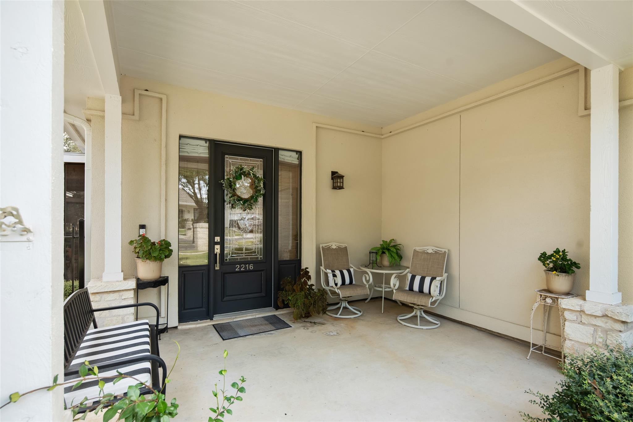 2216 Garden CT — photo 3