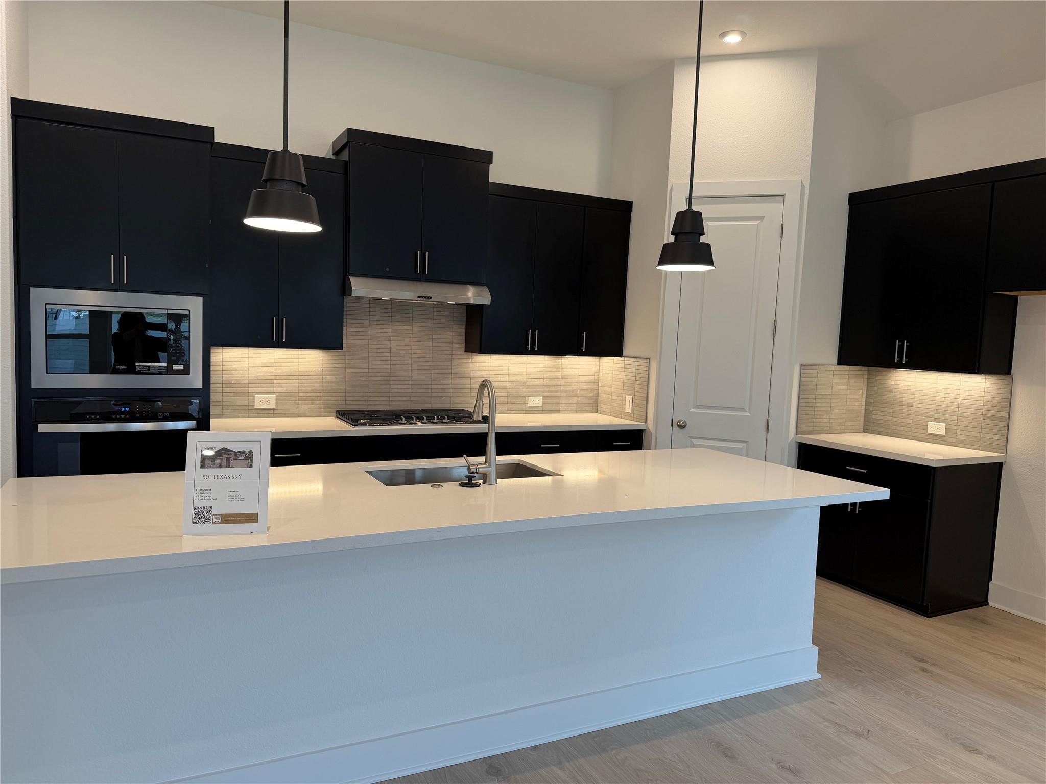 501 Texas Sky DR — photo 3