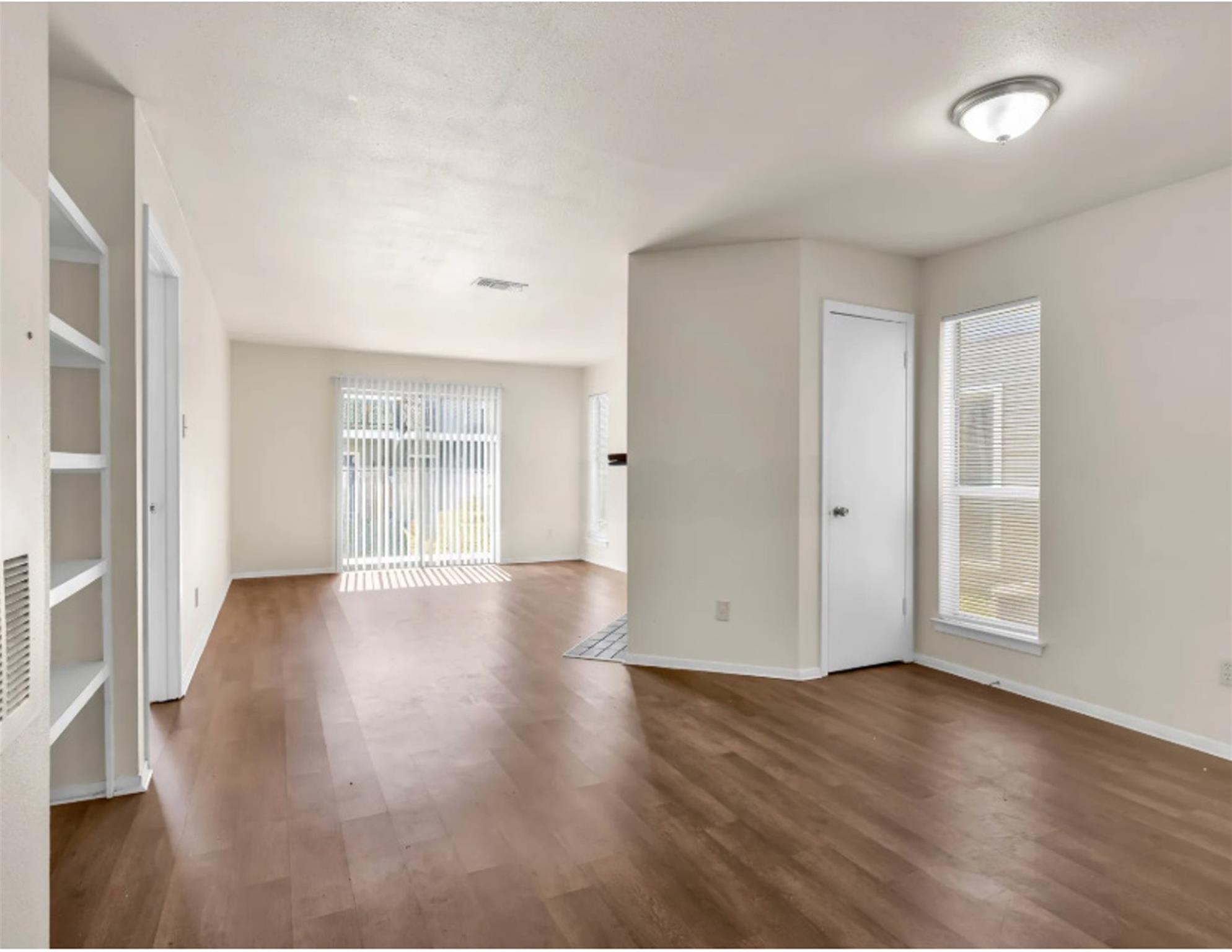 2012 West Loop — photo 4