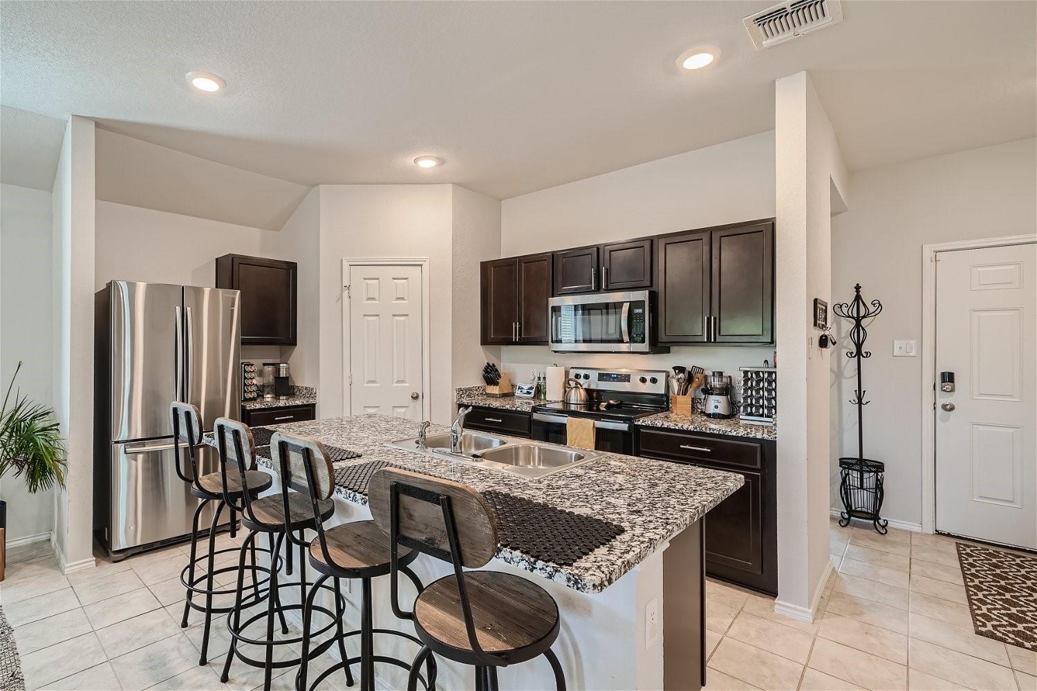 717 Taggart TRL — photo 4