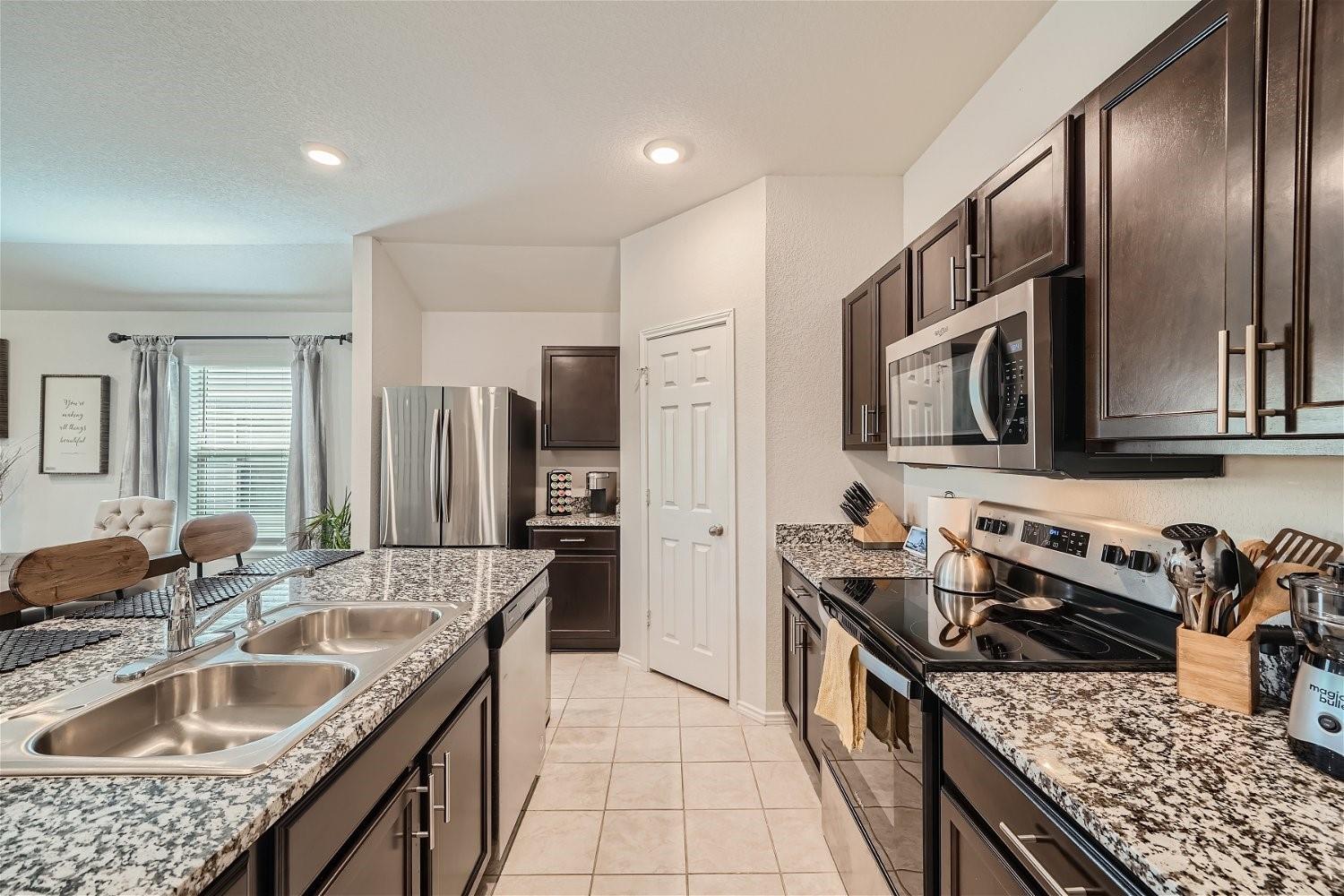 717 Taggart TRL — photo 5