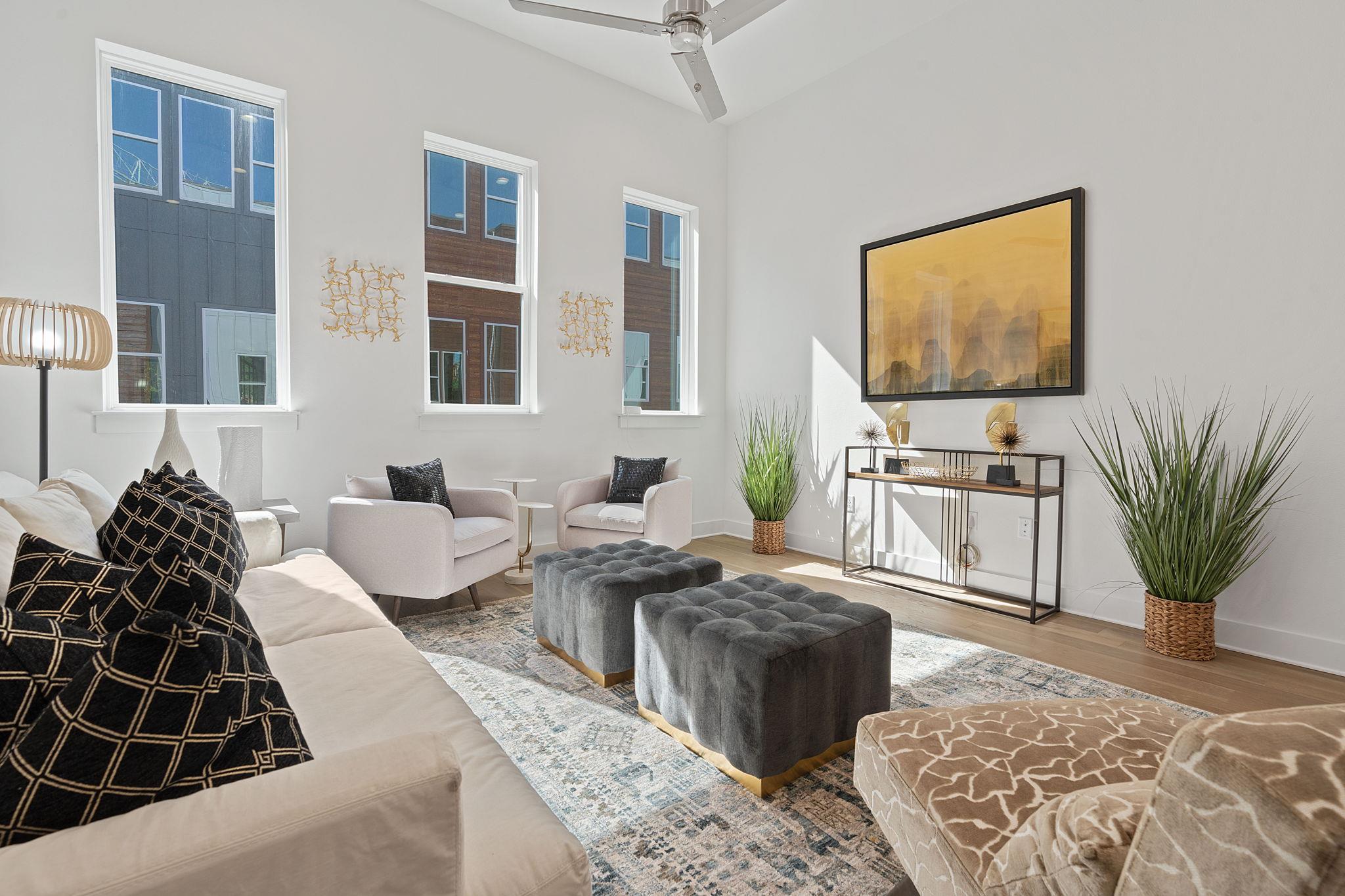 2505 Bluebonnet LN #3 — photo 3