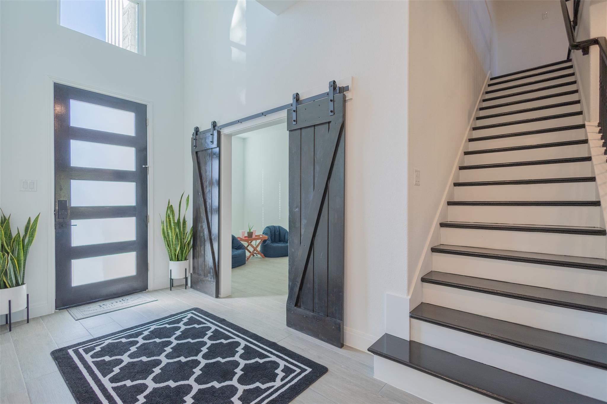 121 Black Talon LN — photo 3