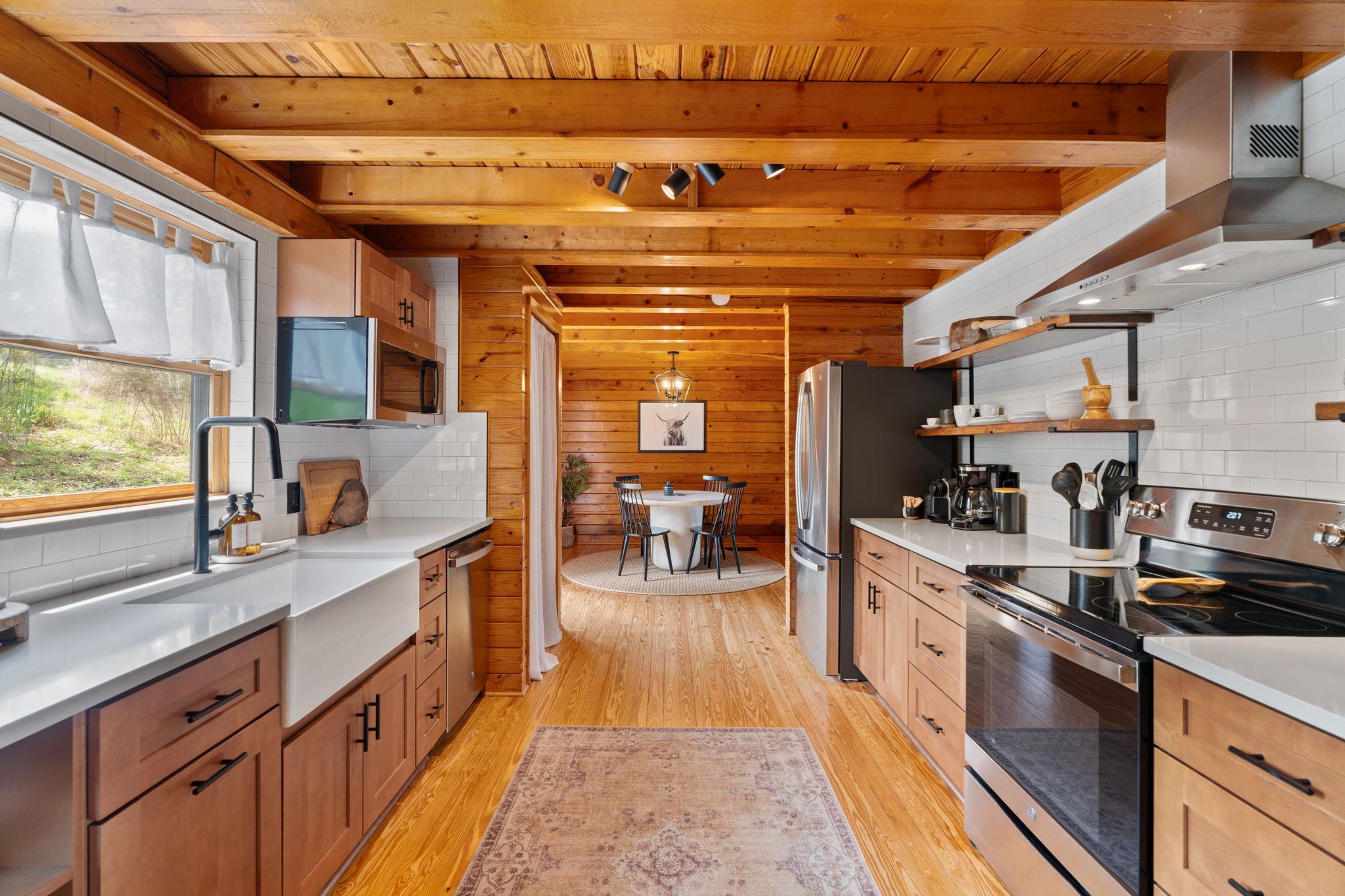 210 Circle DR — photo 4