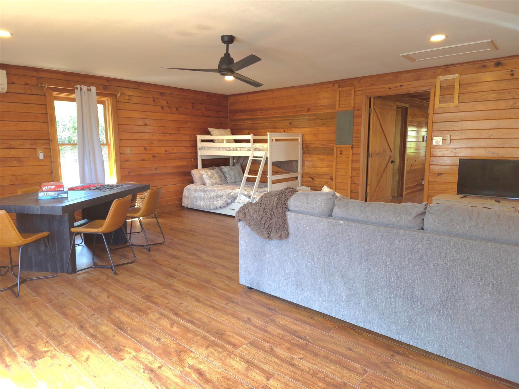 210 Circle DR — photo 3