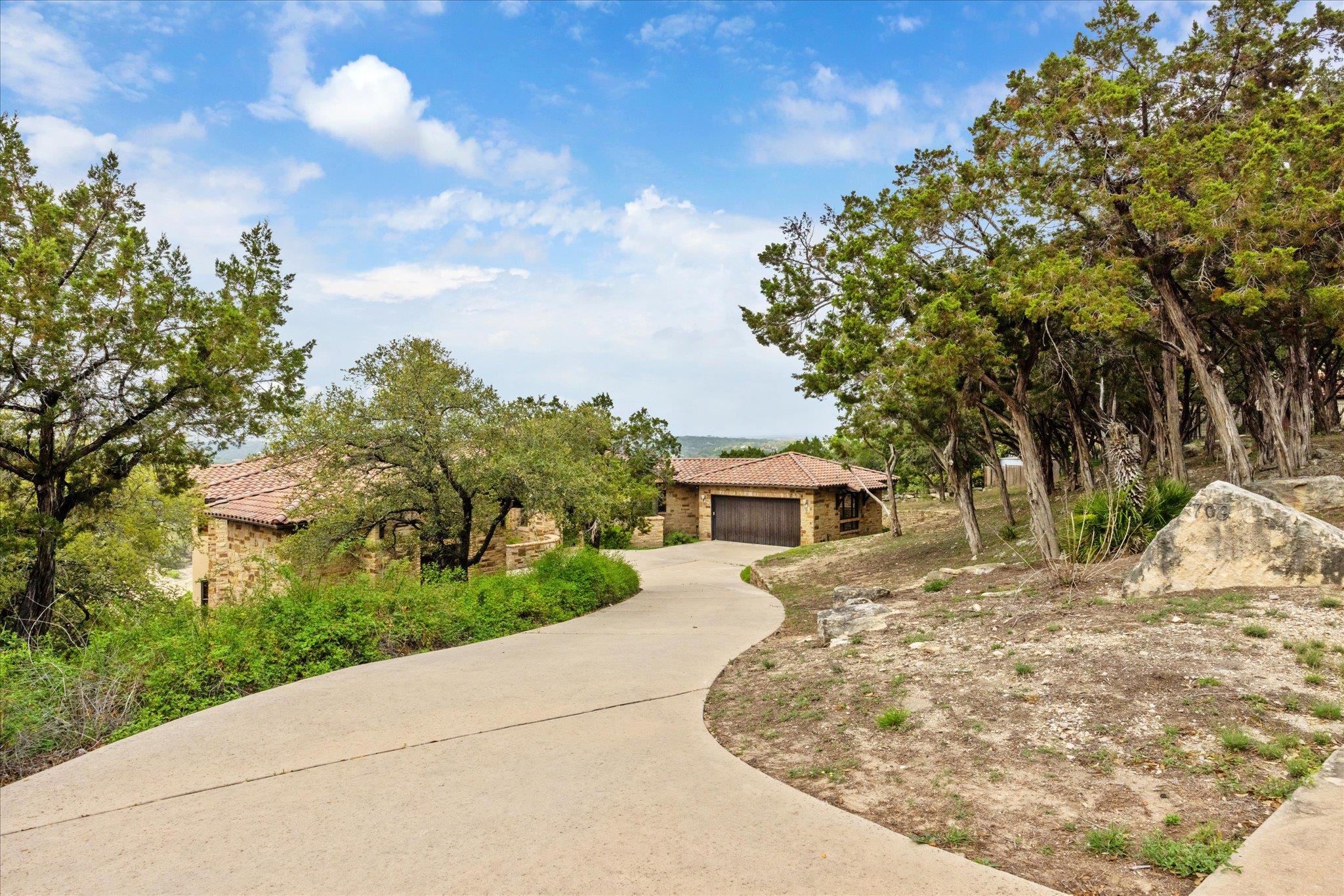 709 Angel Light DR — photo 4