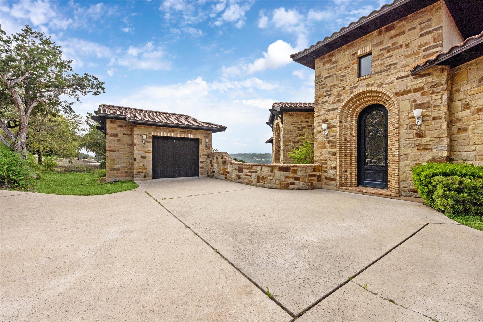 709 Angel Light DR — photo 5