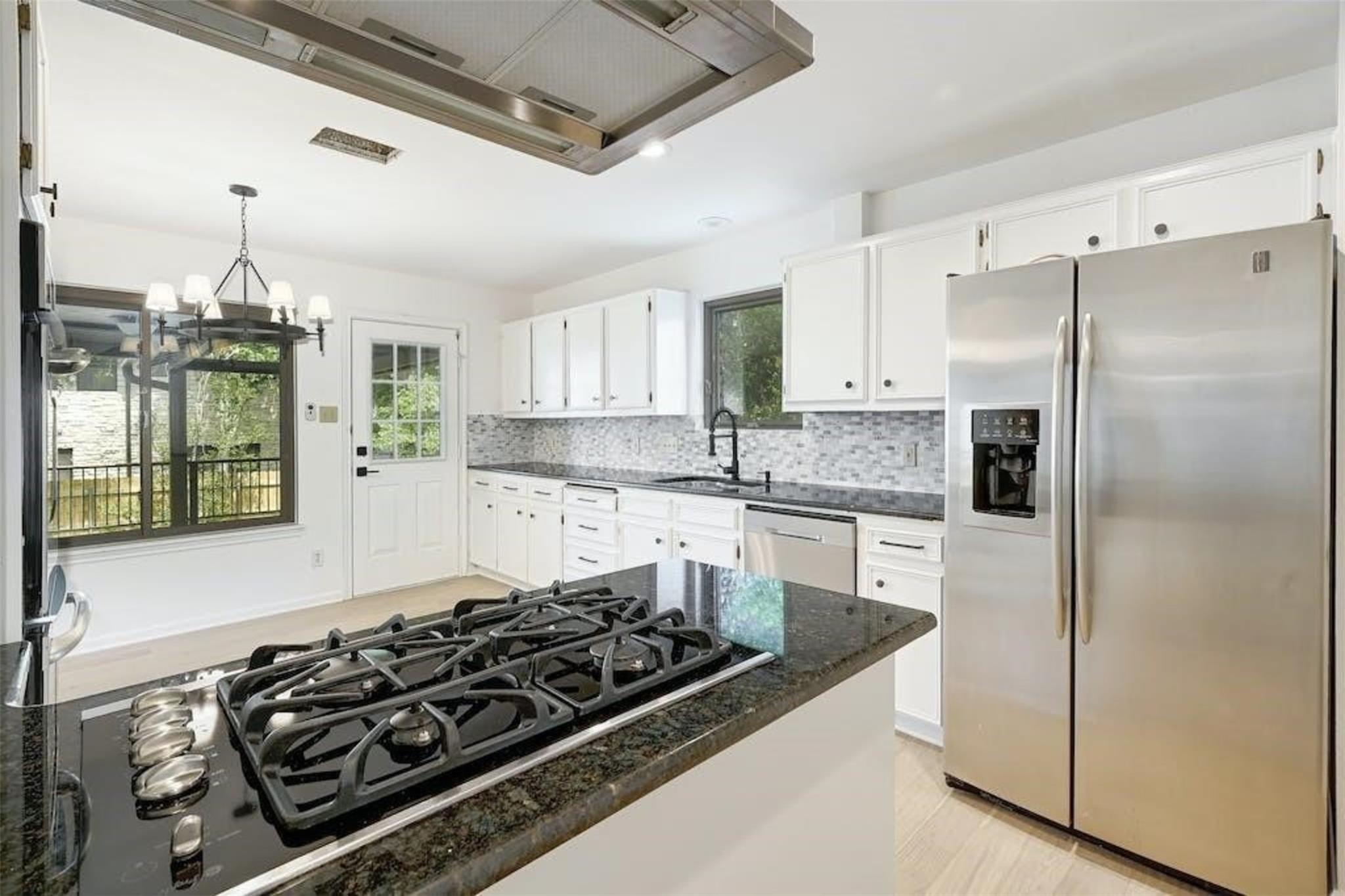 2115 Wychwood DR — photo 5