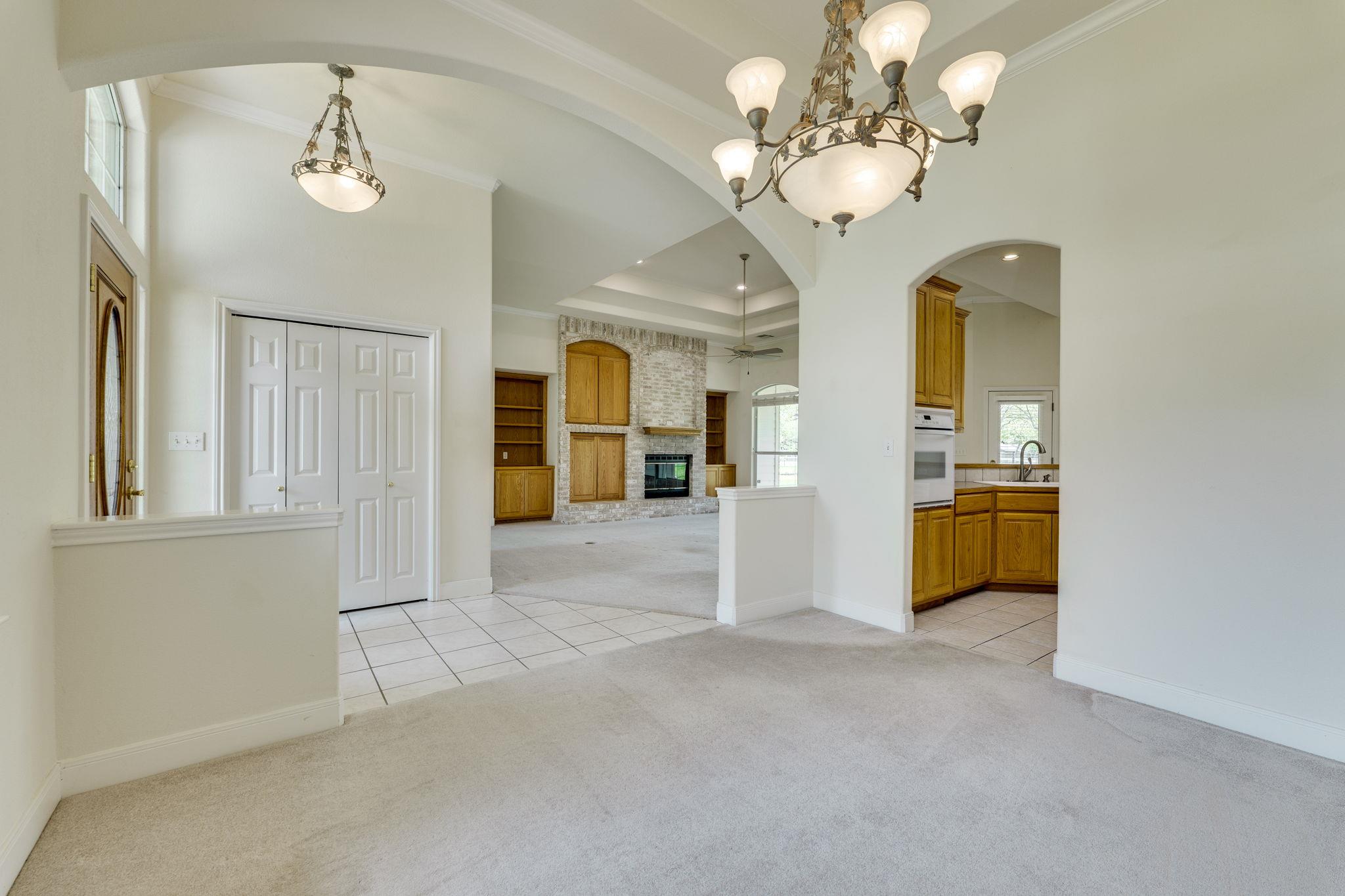 207 Flamingo CIR — photo 4