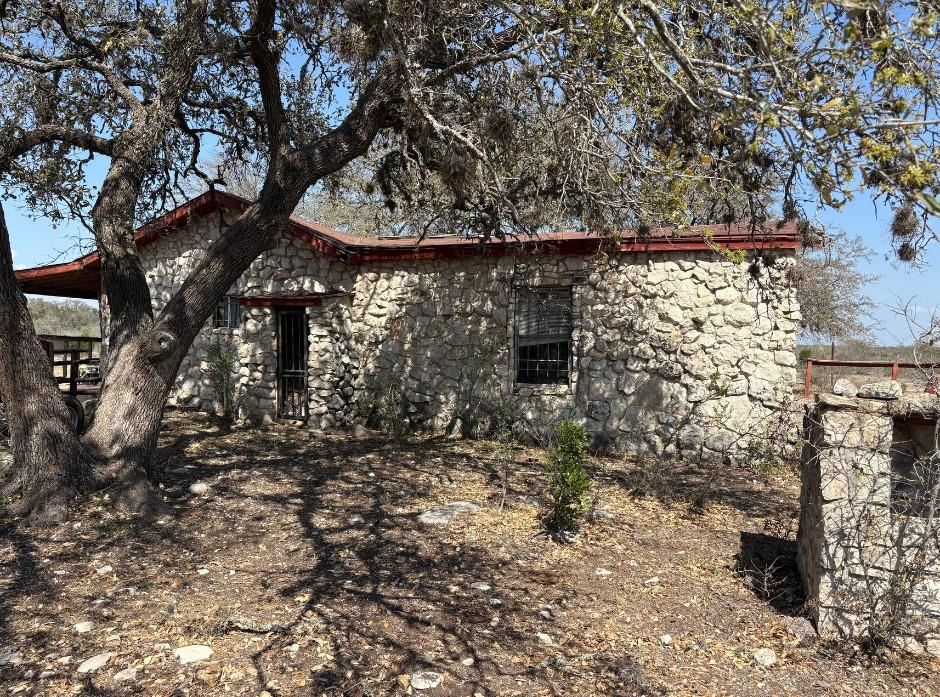 191 Leona Ranch RD — photo 3