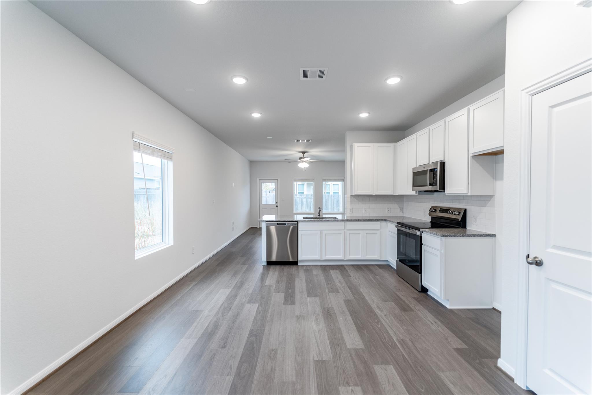 720 Barbary Coast LN — photo 3