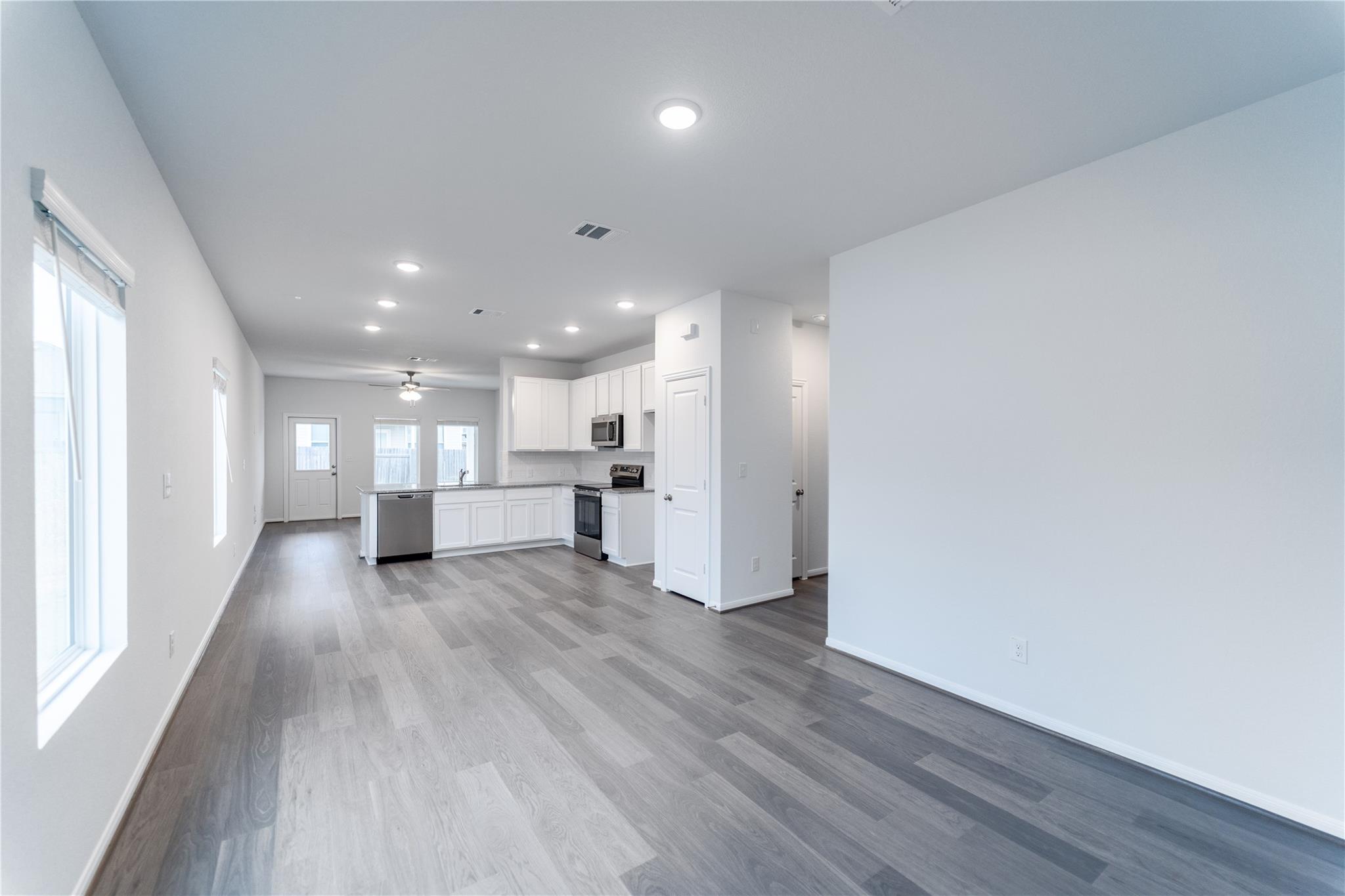 720 Barbary Coast LN — photo 4
