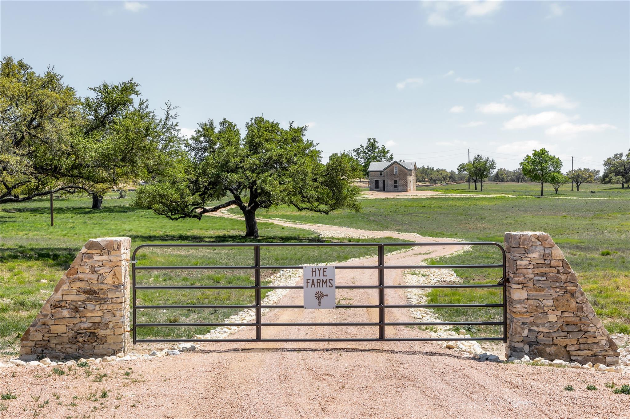 9695 W US 290 Highway — photo 3